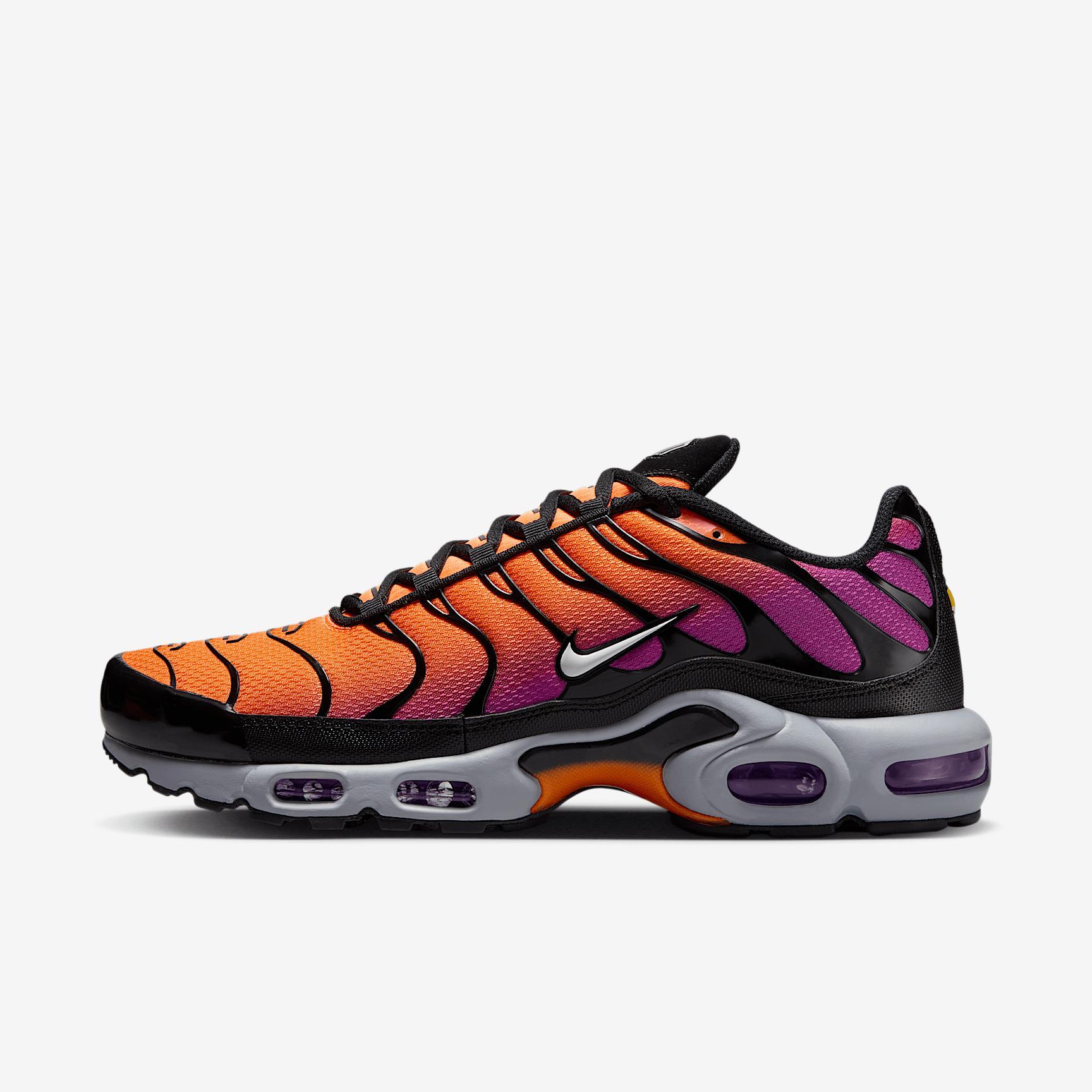 Nike Men's Air Max Plus Shoes Product Image