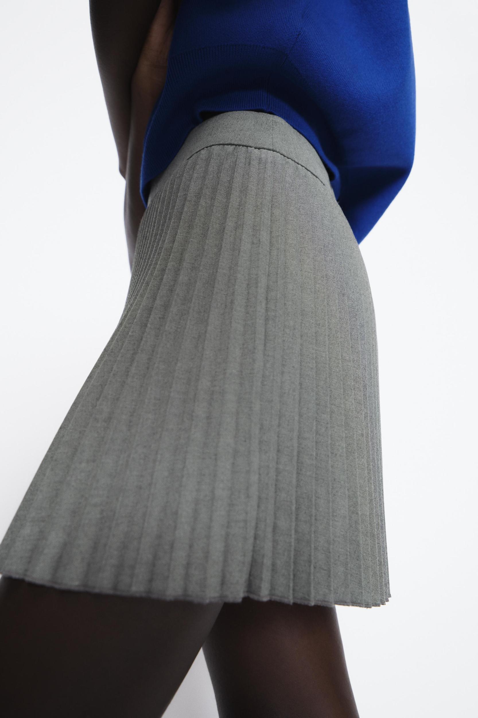 PLEATED SKORT Product Image