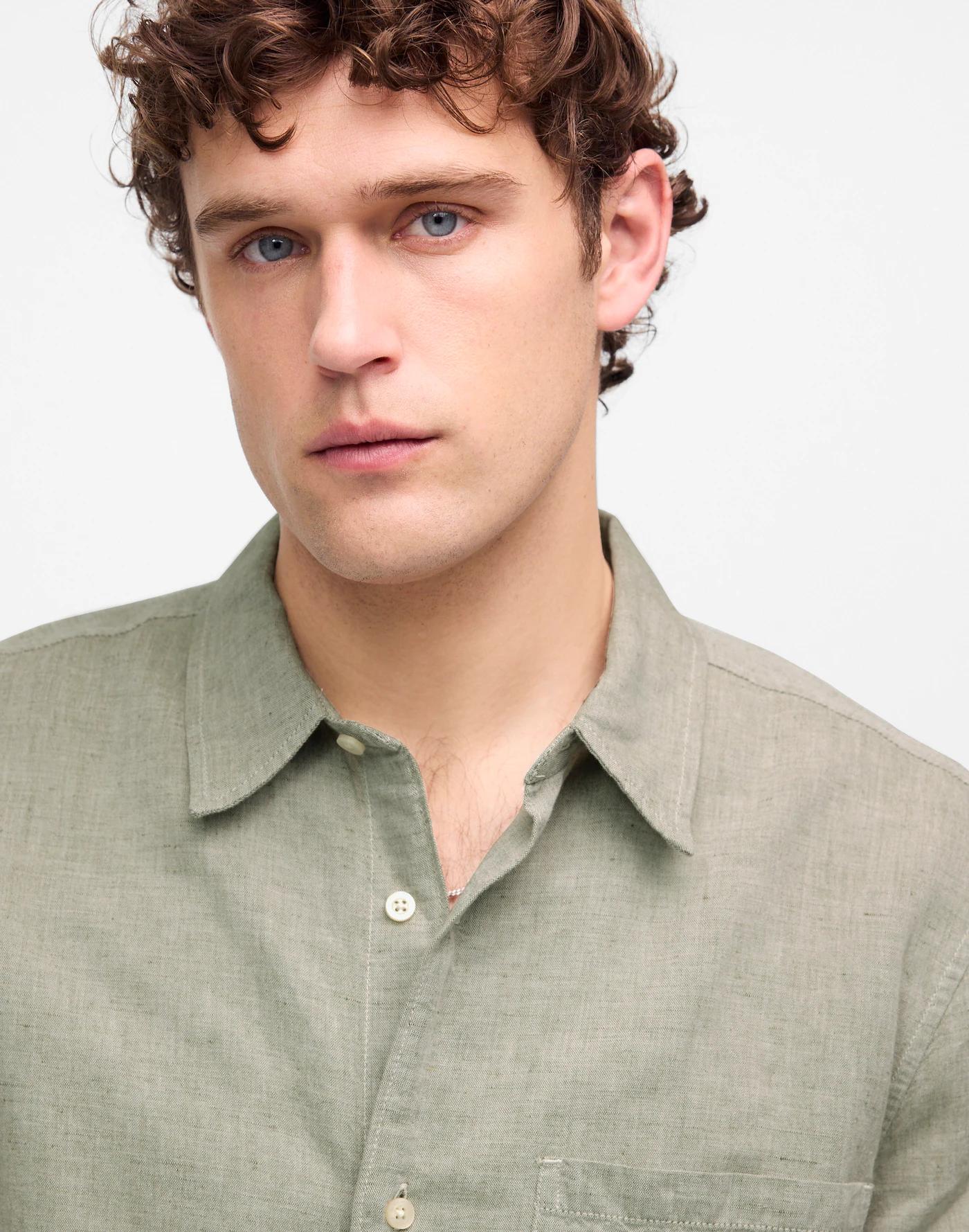 Button-Up Short-Sleeve Shirt in Cotton-Linen Blend Product Image