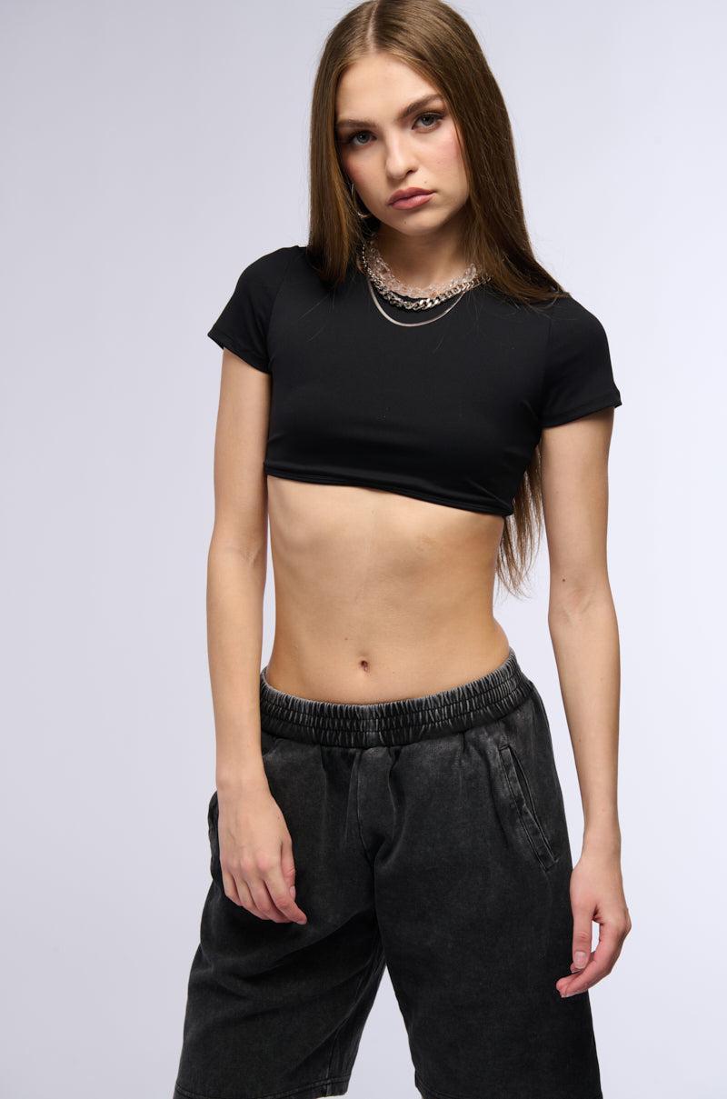 EVERYDAY CROP TEE IN BLACK Product Image