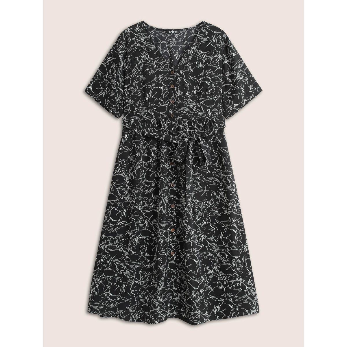 Plus Size Floral Button Through Belted Pocket Dress Black Women At the Office Belted V-neck Short sleeve Curvy Midi Dress BloomChic 30/6X Product Image