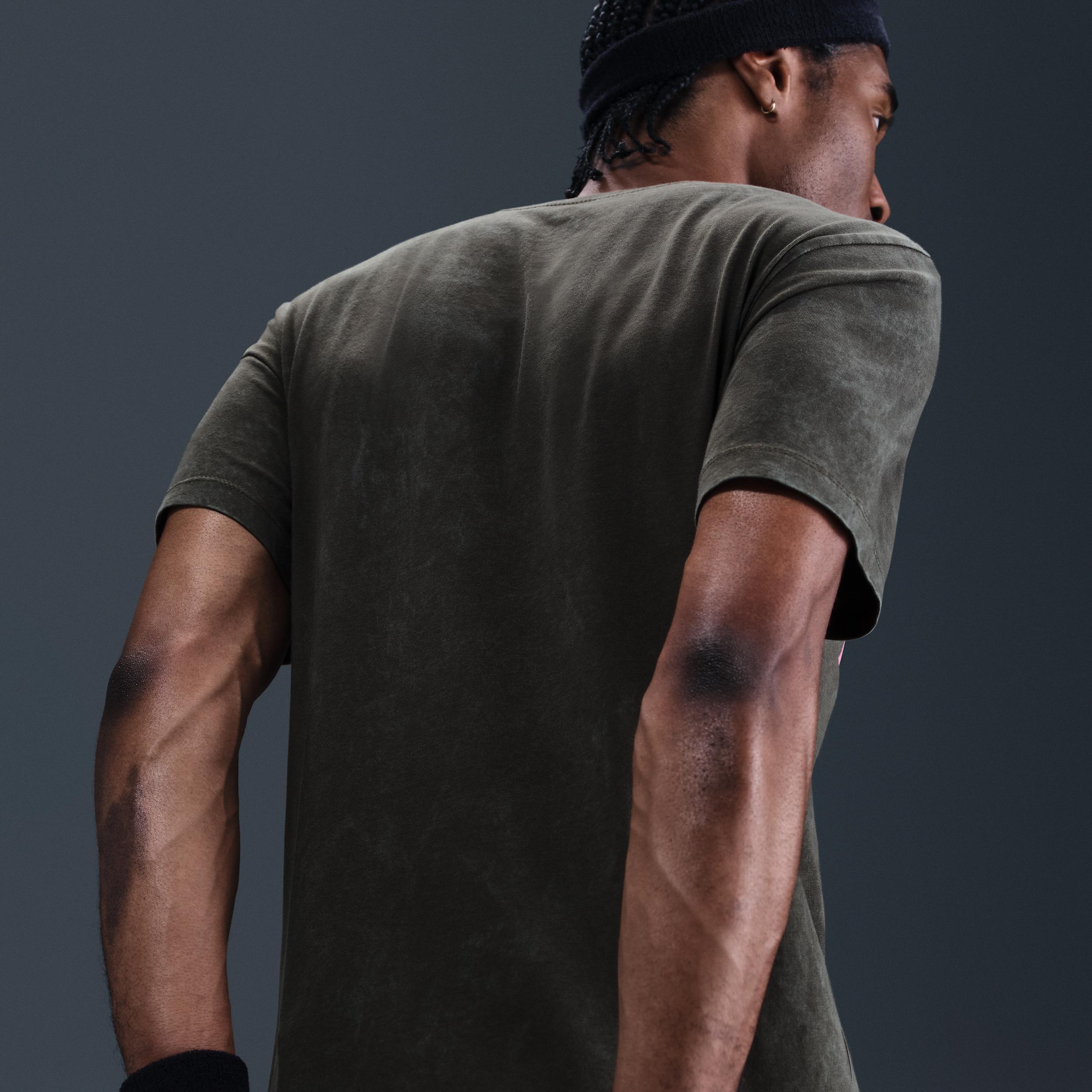 NikeCourt Men's Tennis T-Shirt Product Image