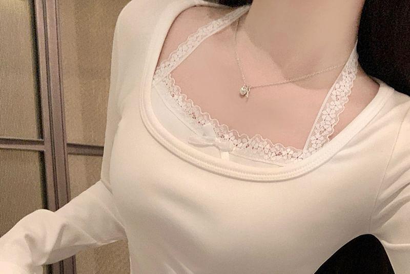 Scoop Neck Plain Lace Trim T-Shirt Product Image