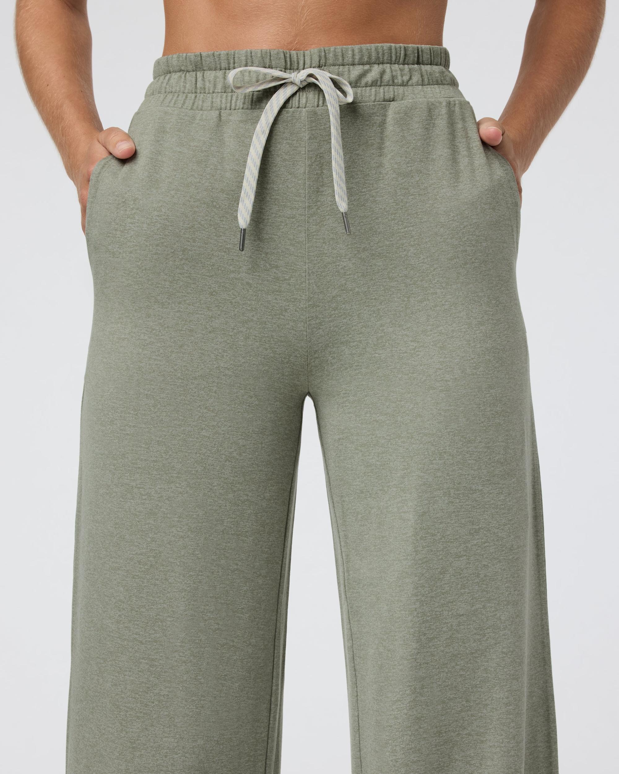 Halo Essential Wideleg Pant Product Image