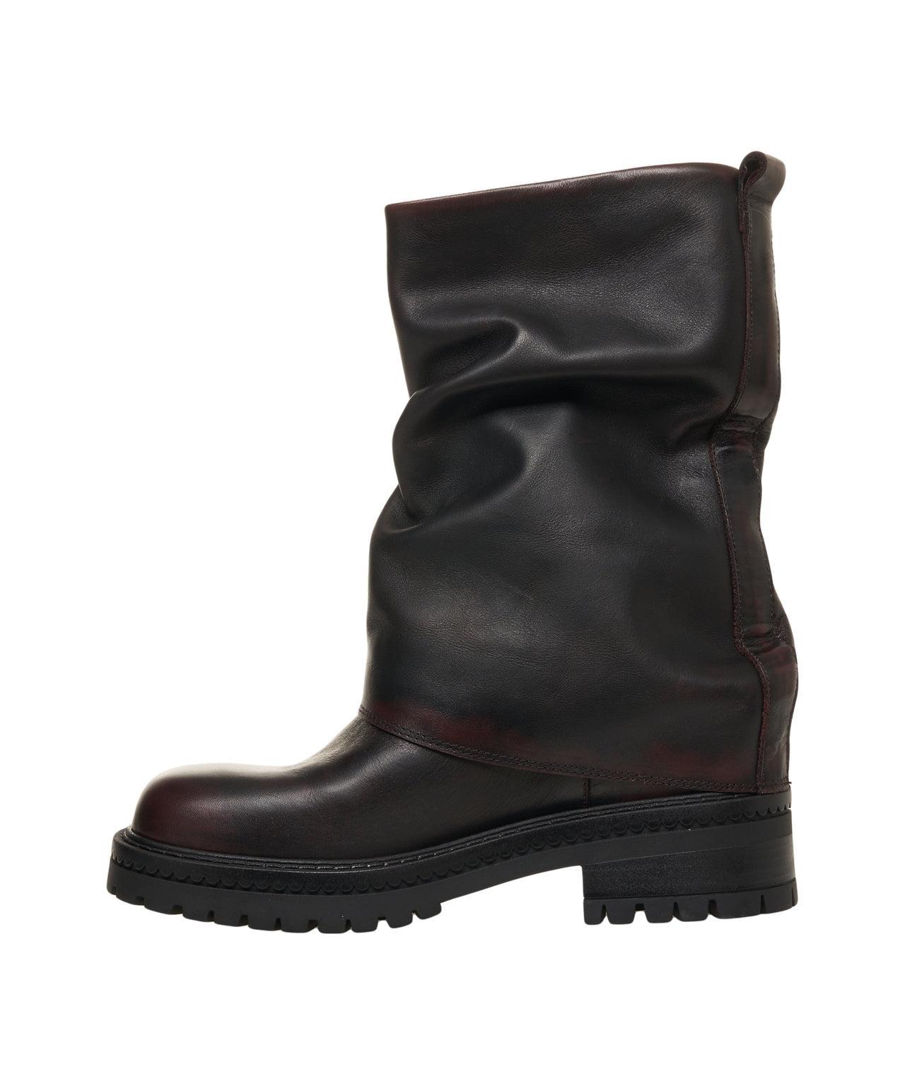 Leather boots with zipper Product Image