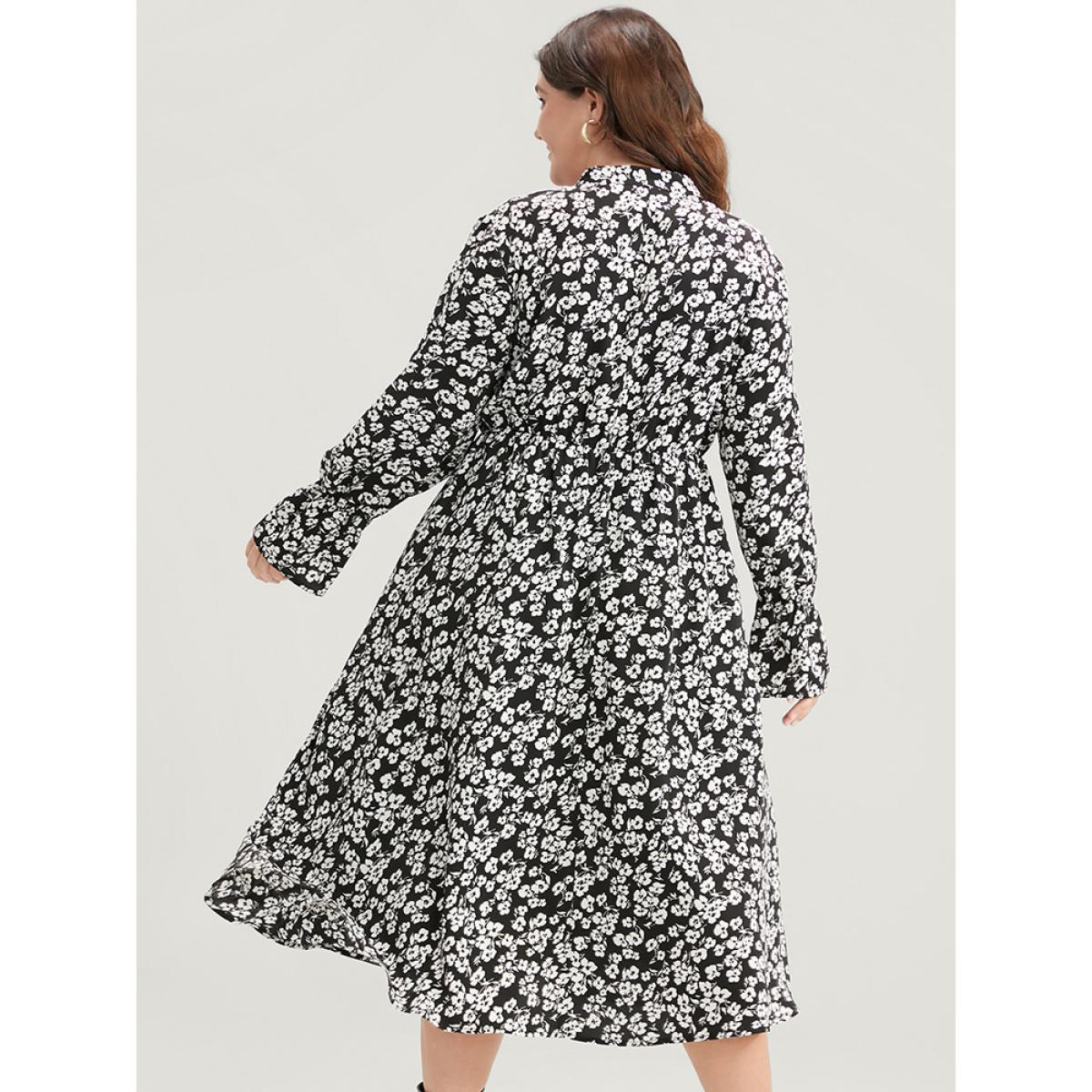 Plus Size Floral V Neck Pocket Flutter Hem Dress Black Women Casual Elastic Waist V-neck Long Sleeve Curvy Midi Dress BloomChic 18-20/2X Product Image