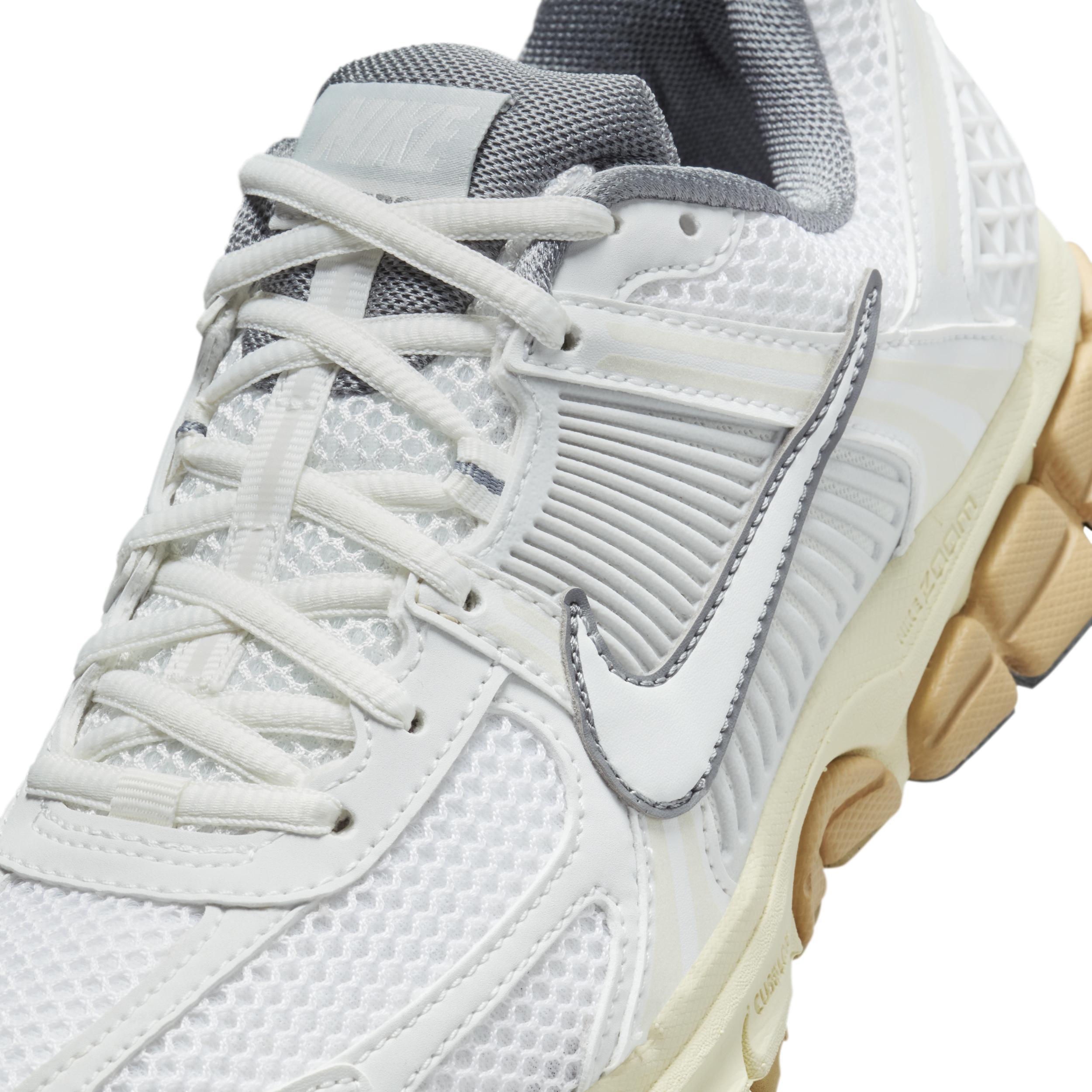 Nike Women's Zoom Vomero 5 Shoes Product Image