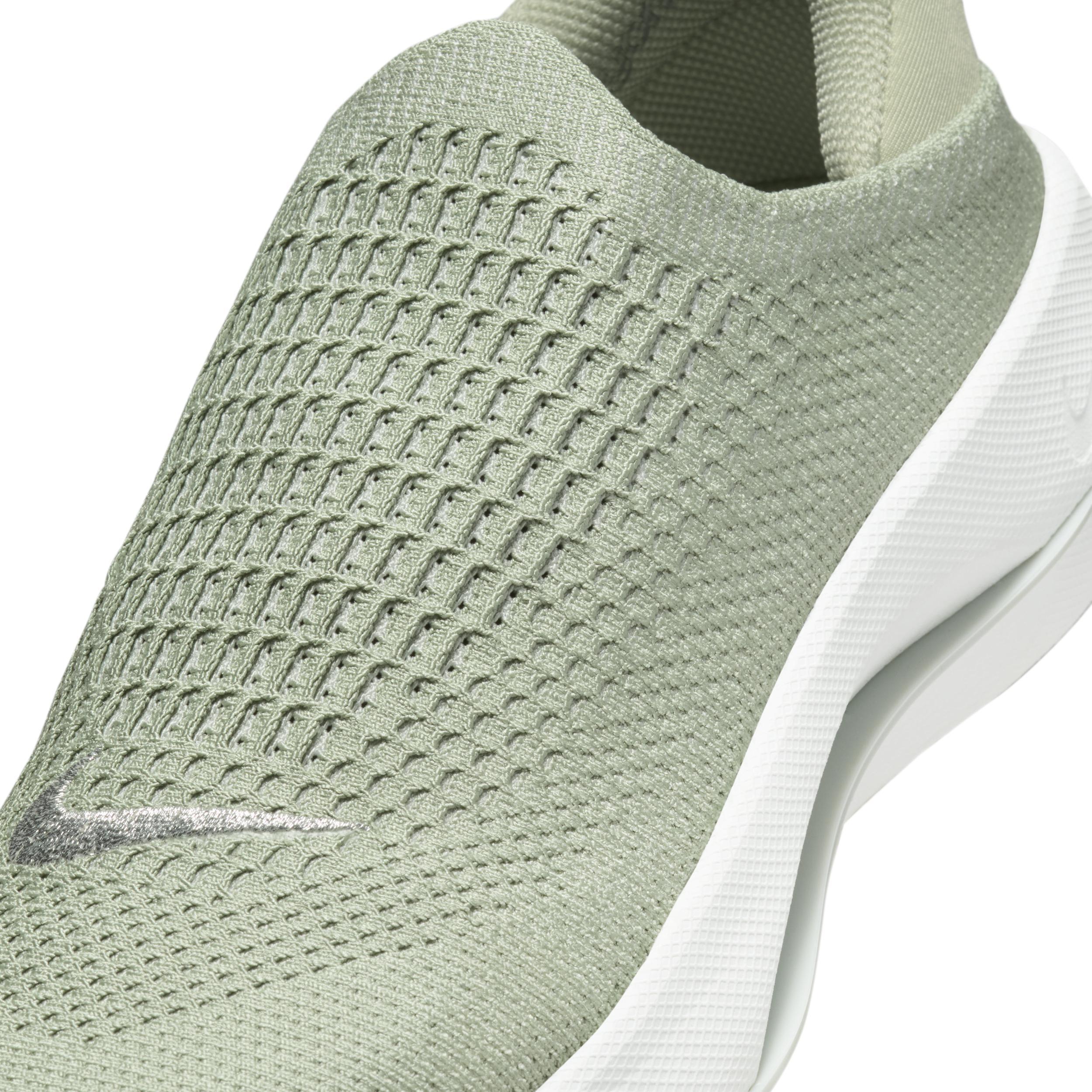 Nike Reina EasyOn Women's Shoes Product Image