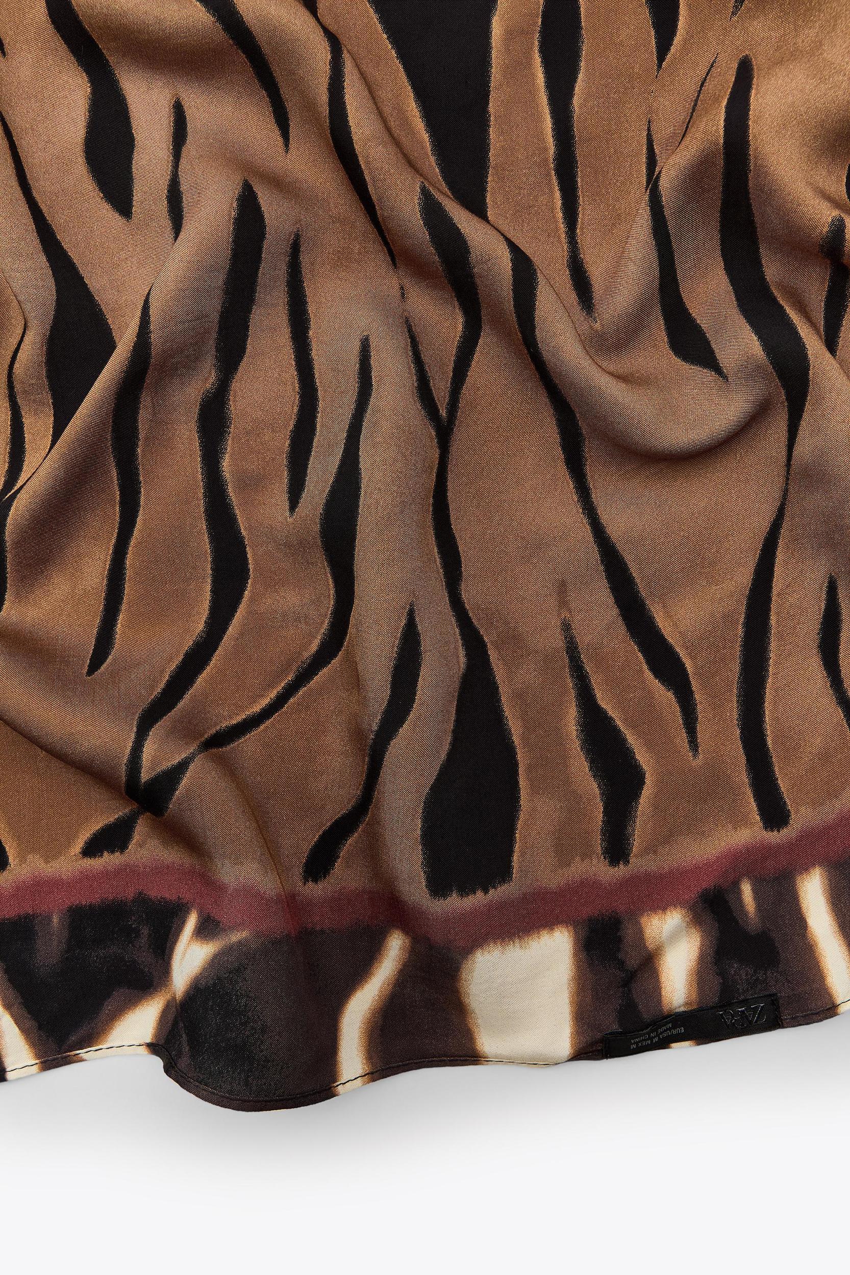 ANIMAL PRINT VISCOSE SCARF Product Image