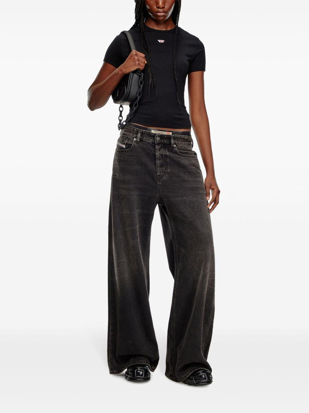 logo-embroidered T-shirt Product Image