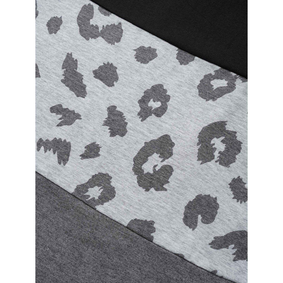 Plus Size Colorblock Contrast Patchwork Leopard T-shirt Black Women Casual Patchwork Leopard Round Neck Everyday T-shirts BloomChic 26/4X Product Image