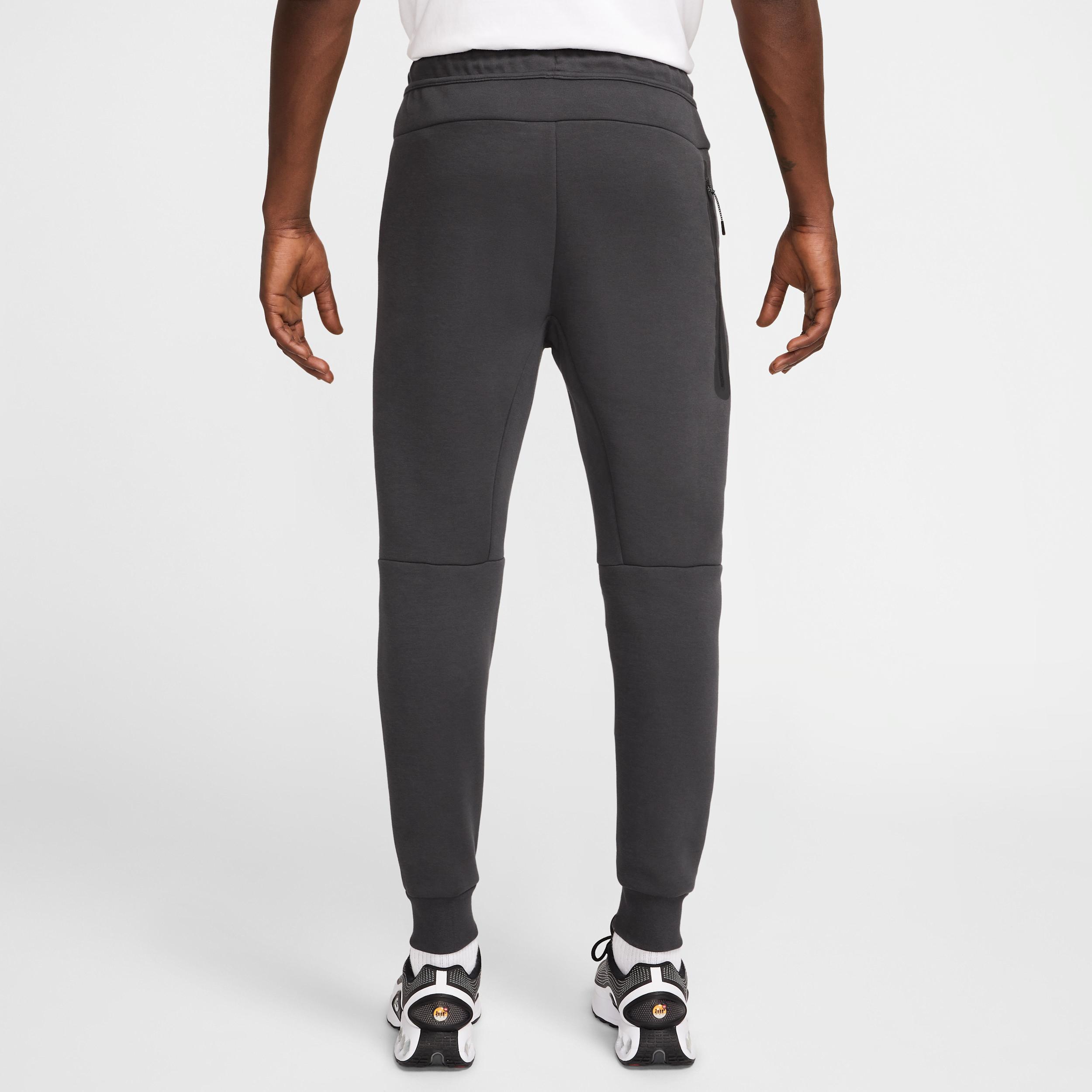 Nike Men's Tech Fleece Jogger Pants Product Image