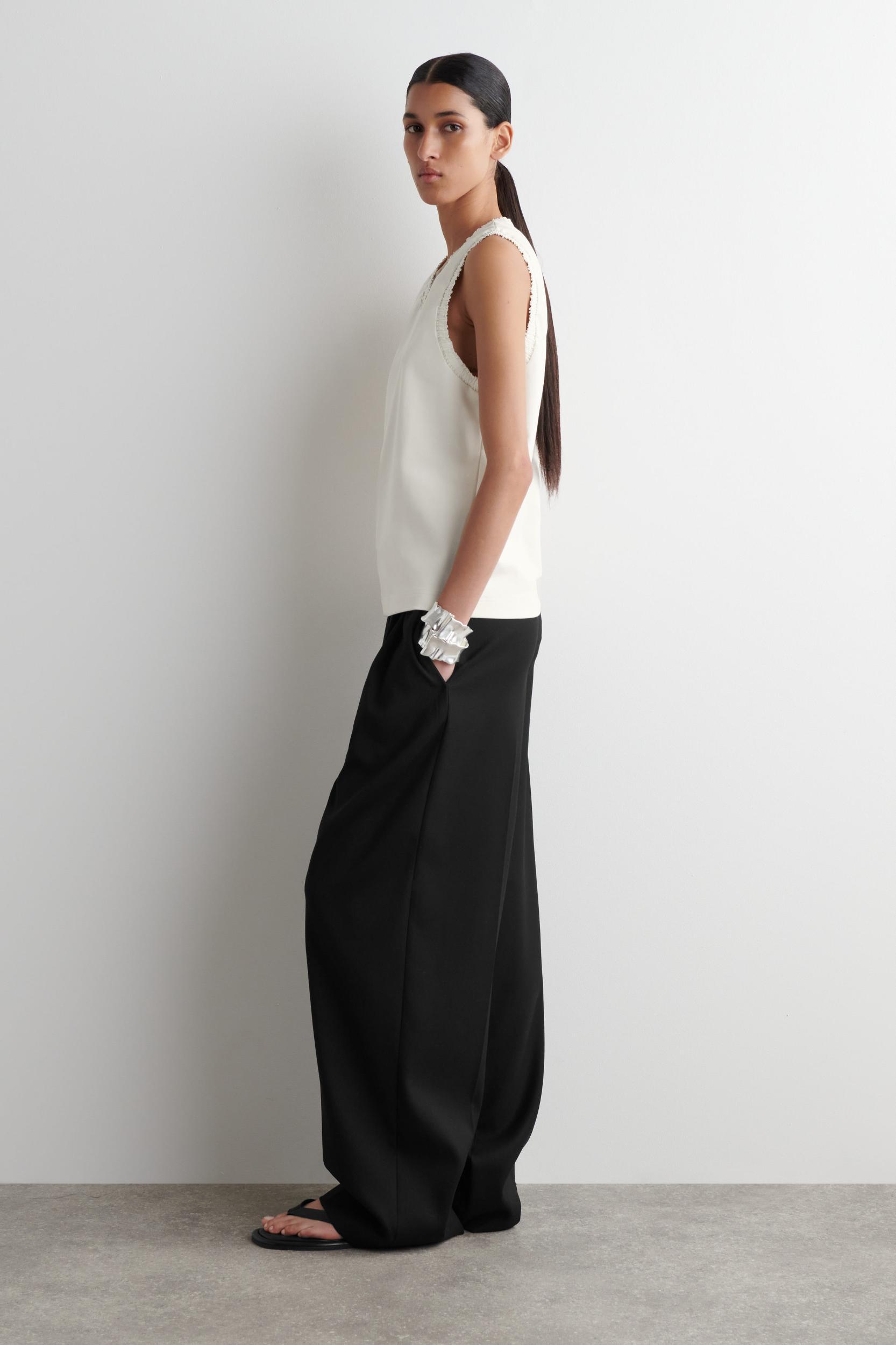 GATHERED COTTON TANK TOP Product Image