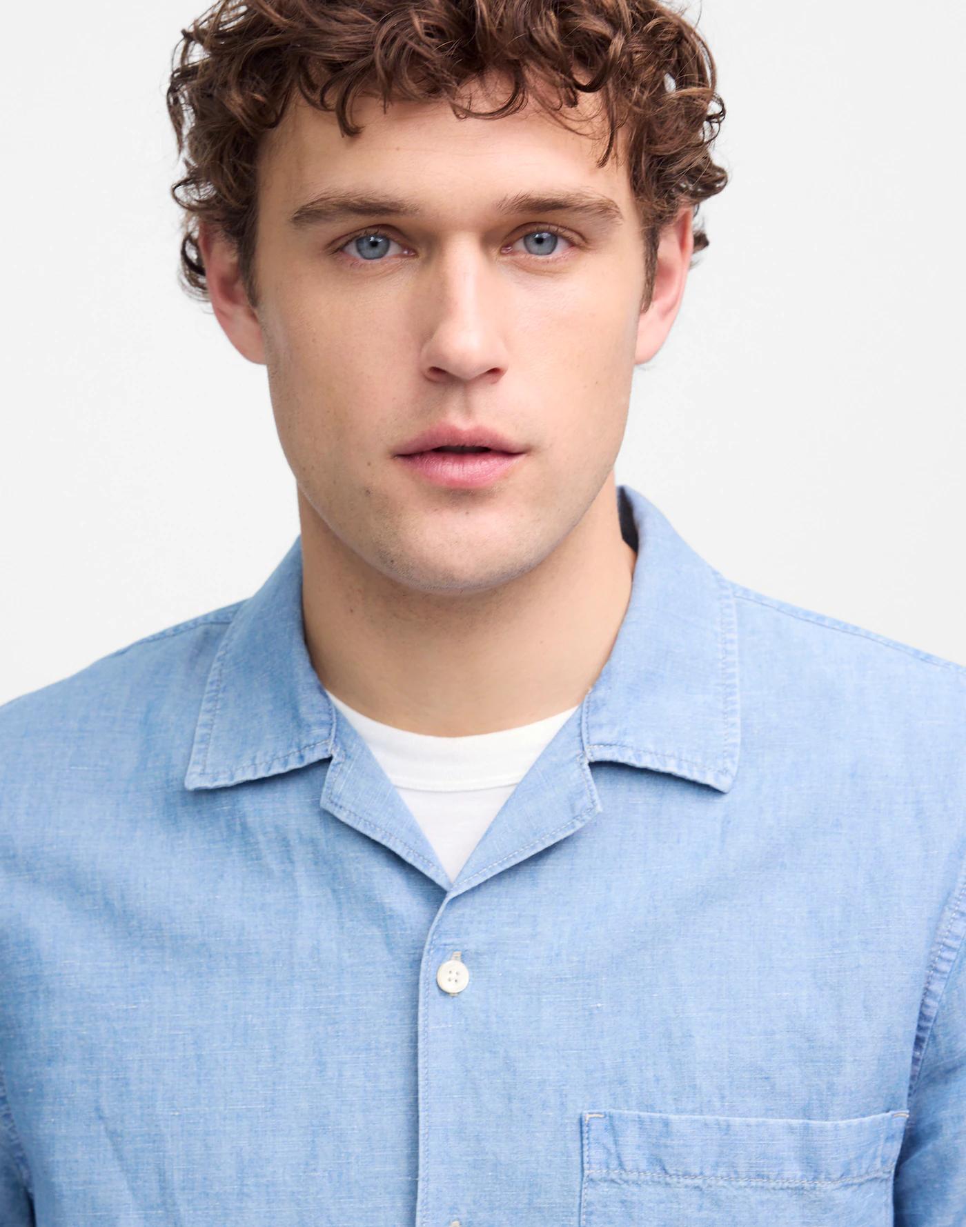 Chambray Short-Sleeve Button-Up Shirt in Cotton Linen Blend Product Image