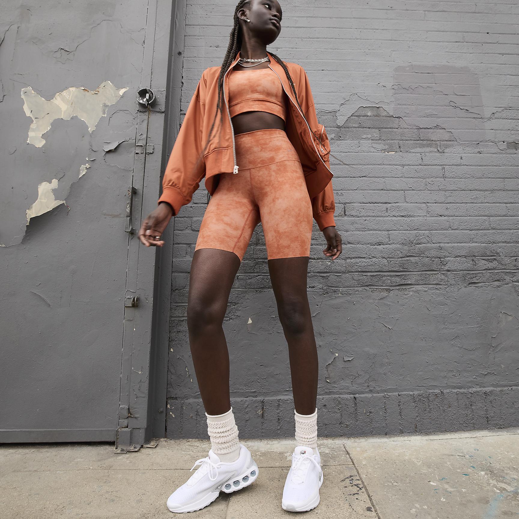 Nike Womens Air Max Dn Shoes | FJ3145-102 Product Image