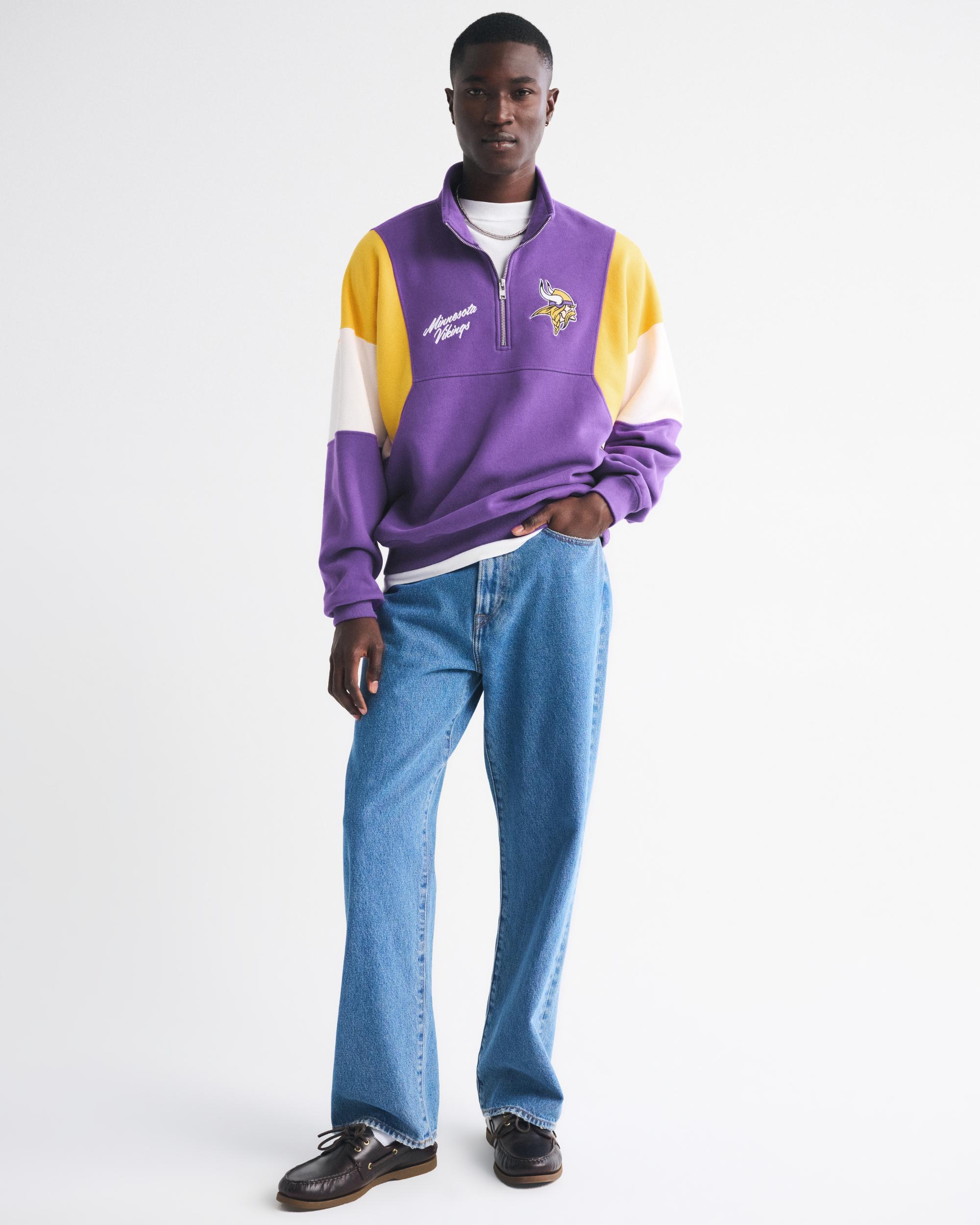 Dallas Cowboys Half-Zip Sweatshirt Product Image