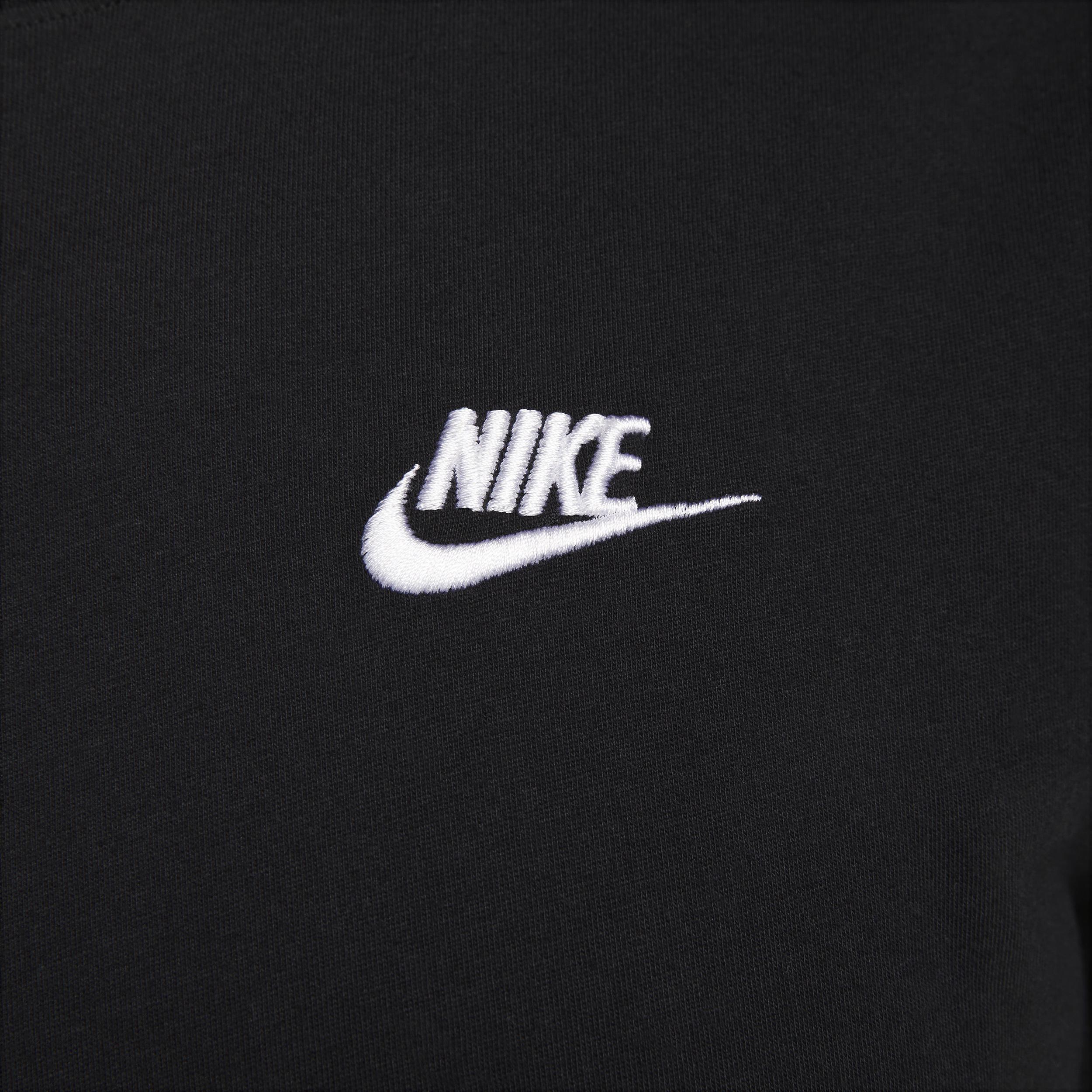 Nike Sportswear Club T-Shirt Product Image