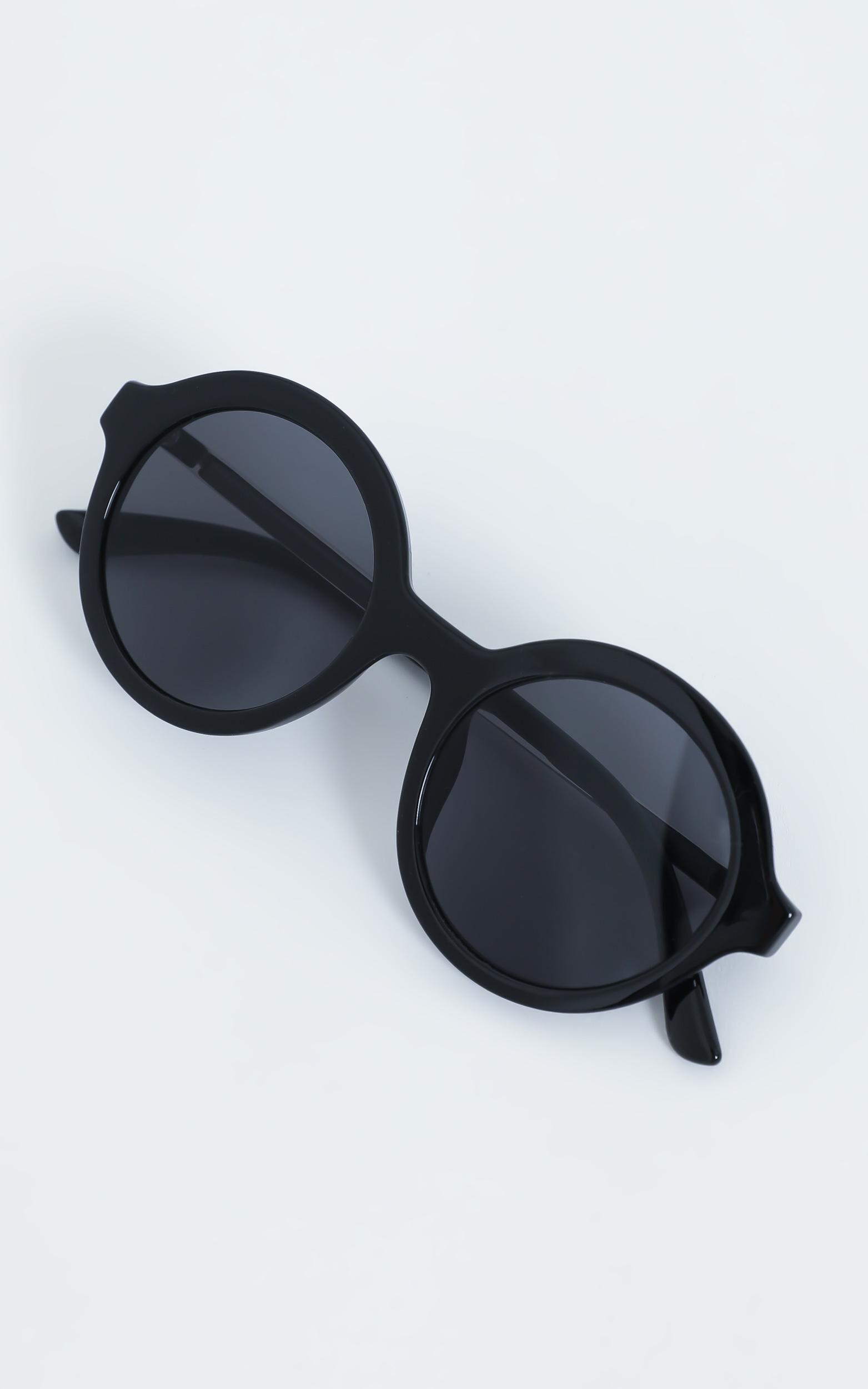 Reality Eyewear - Mind Bomb Sunglasses in Black Product Image