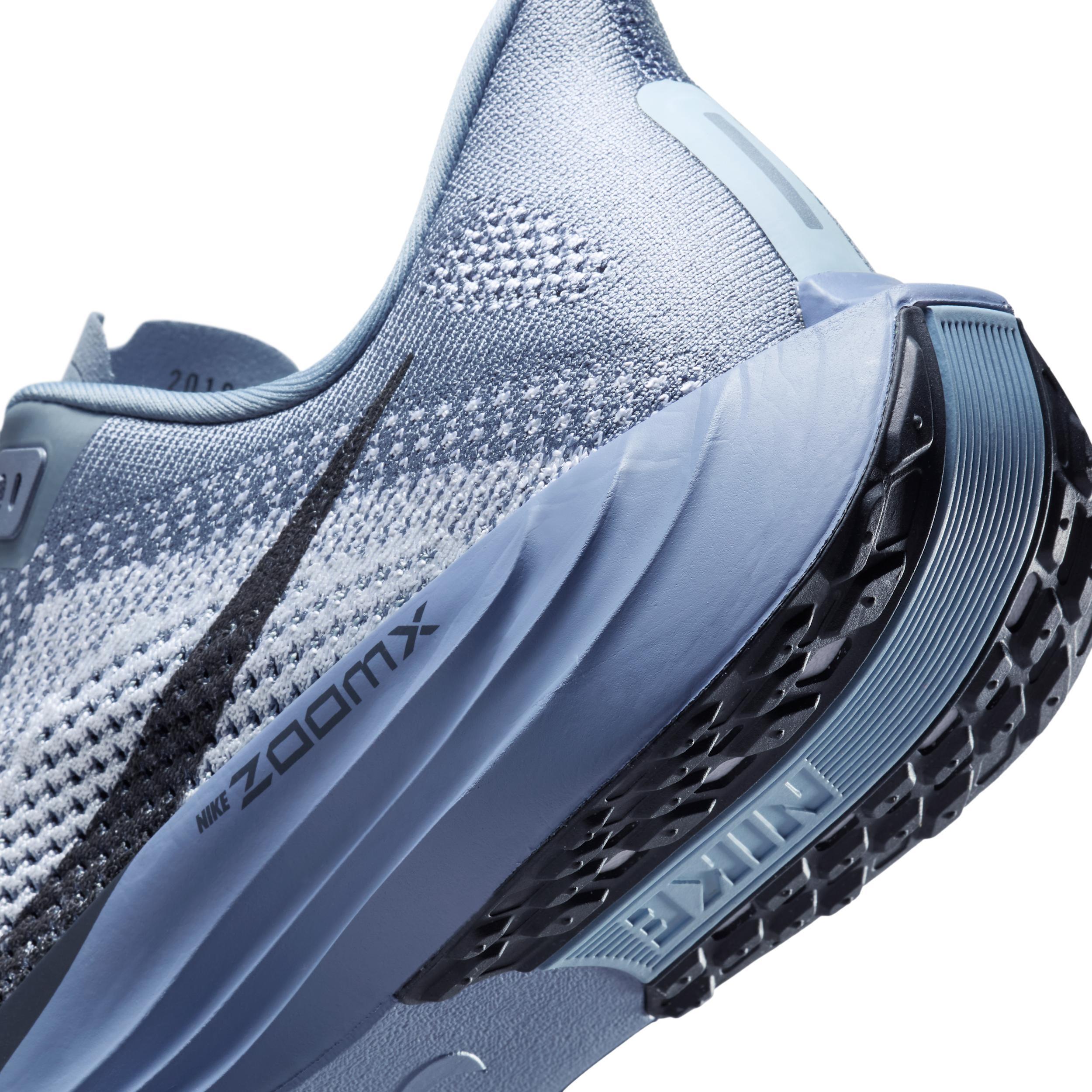 Nike Men's Pegasus Plus Road Running Shoes Product Image
