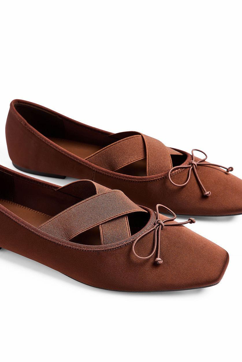 Elastic Detail Ballerinas Product Image