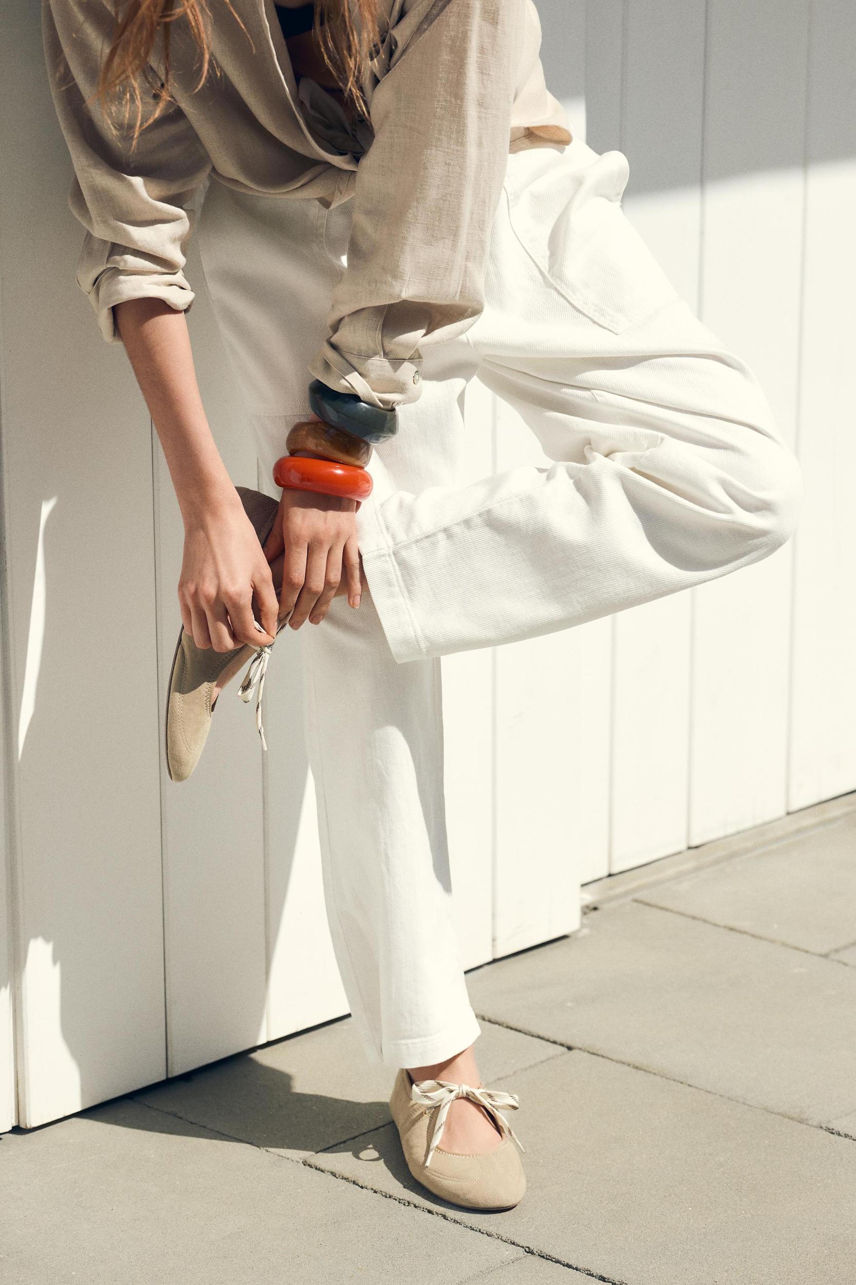 SPLIT LEATHER LACE-UP BALLET FLATS Product Image