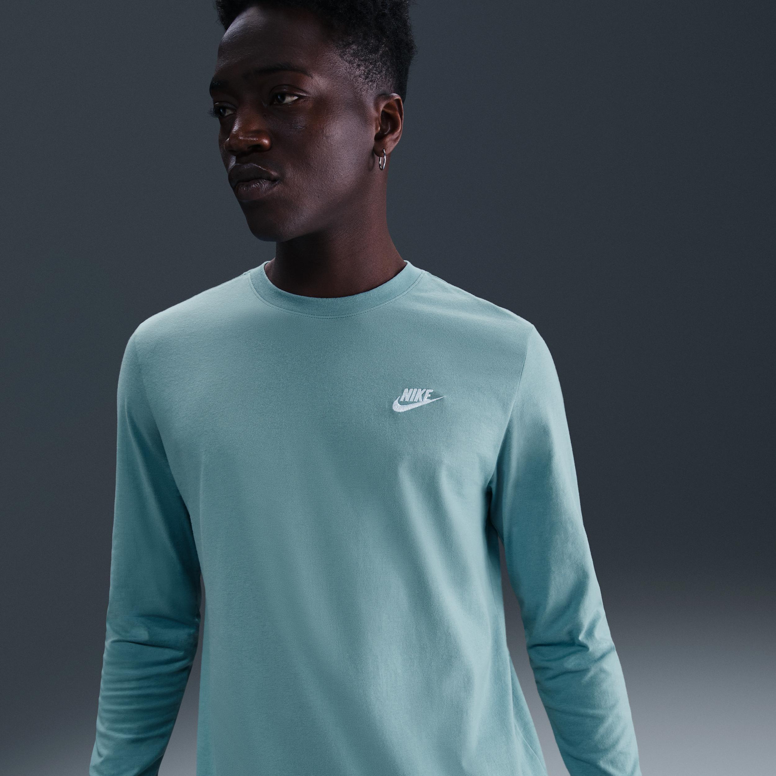 Nike Sportswear Club Men's Long-Sleeve T-Shirt Product Image