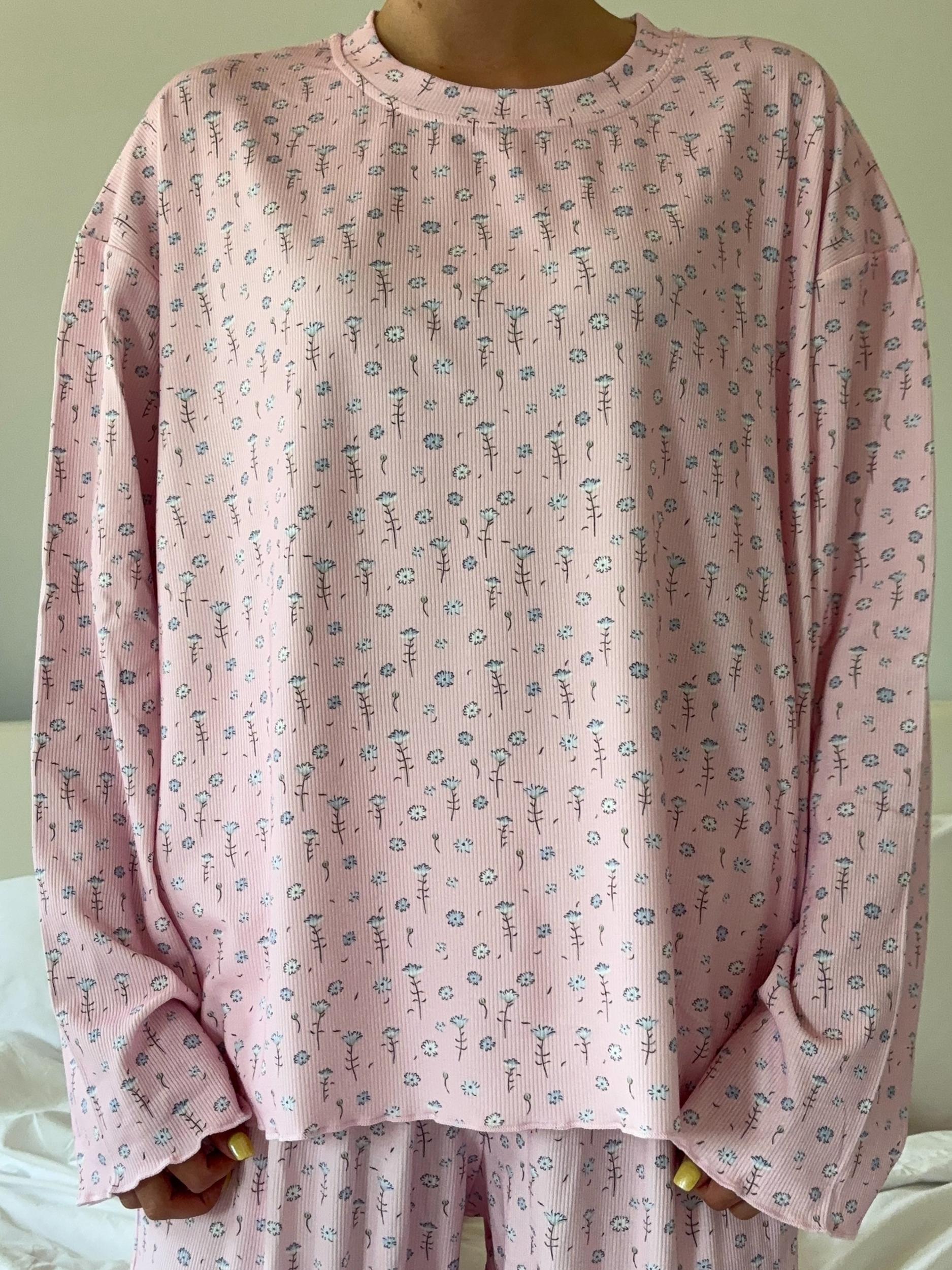 Light Pink Ditsy Floral Long Sleeve Pajama Top Product Image