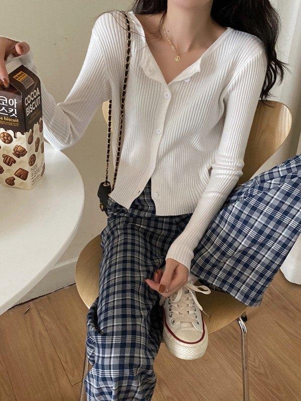 Button Front Ribbed Knit Cropped Cardigan Product Image