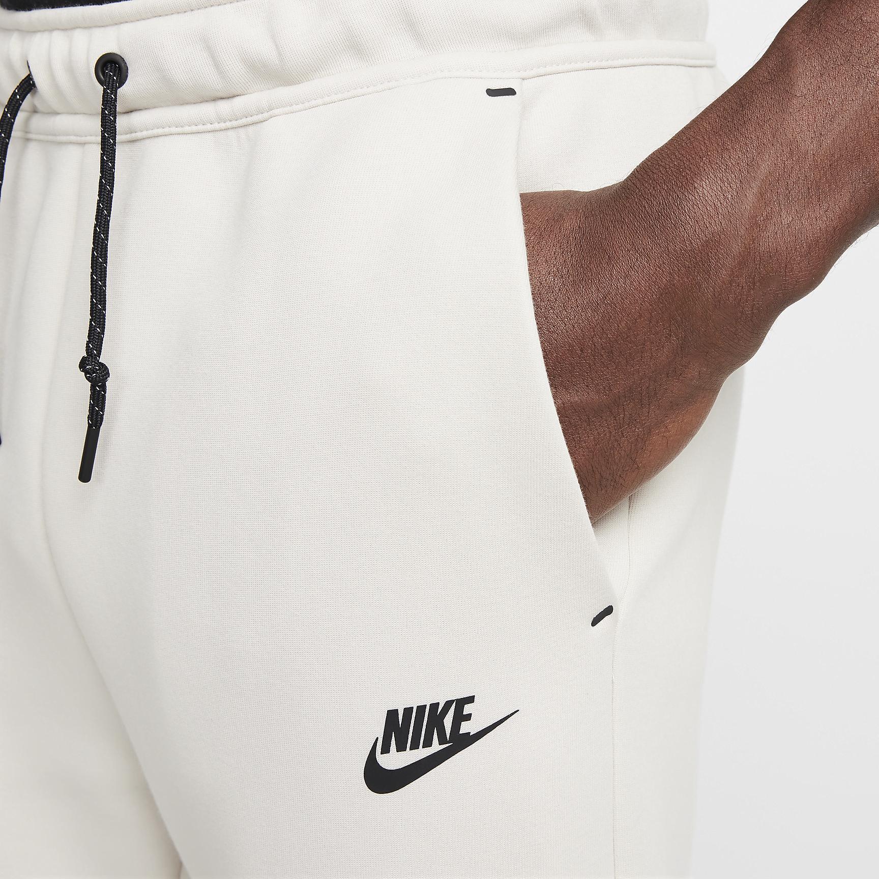 Nike Men's Tech Fleece Jogger Pants Product Image