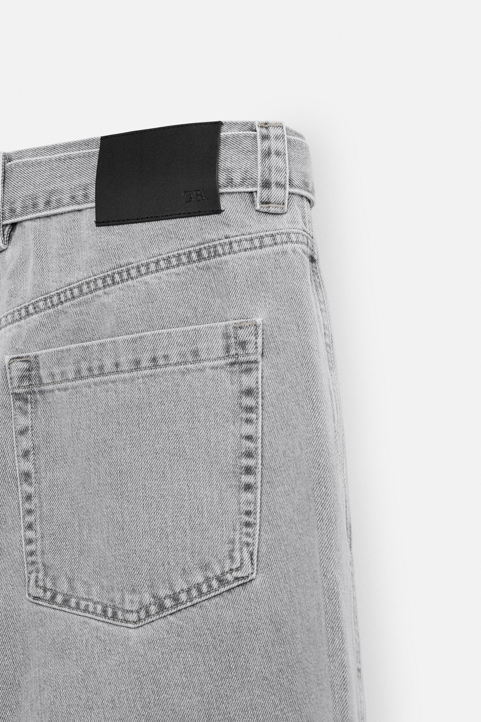 BELTED RELAXED FIT JEANS Product Image