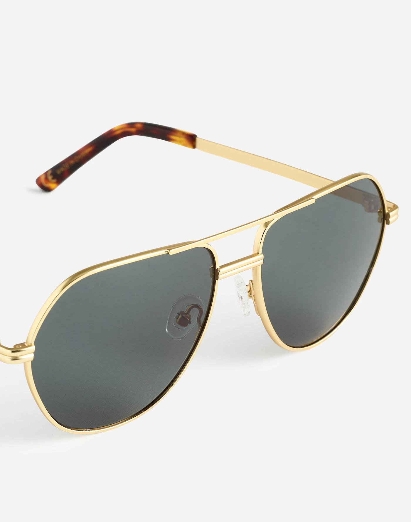 Wire Frame Aviator Sunglasses Product Image