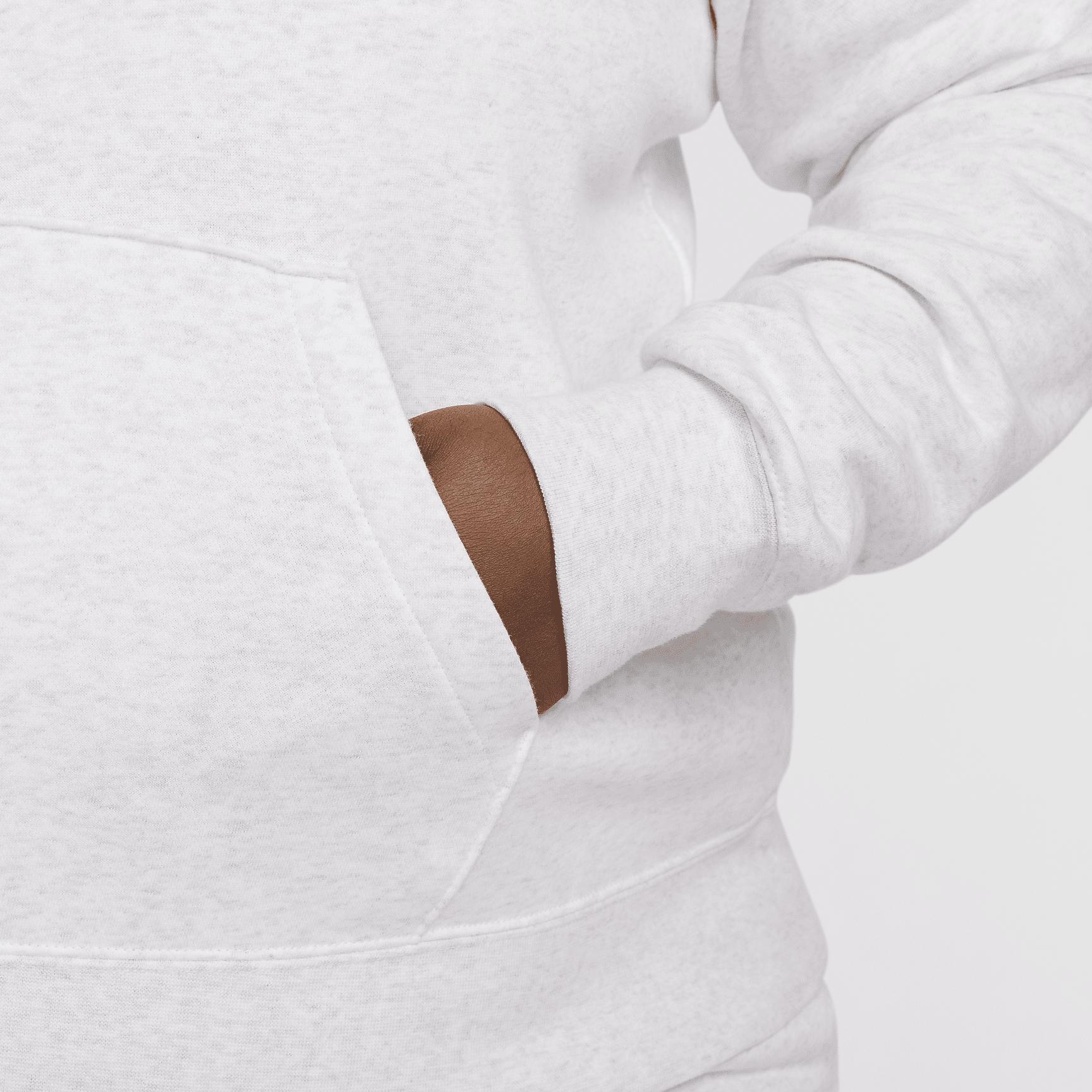 Nike Sportswear Club Fleece Women's Pullover Hoodie (Plus Size) Product Image