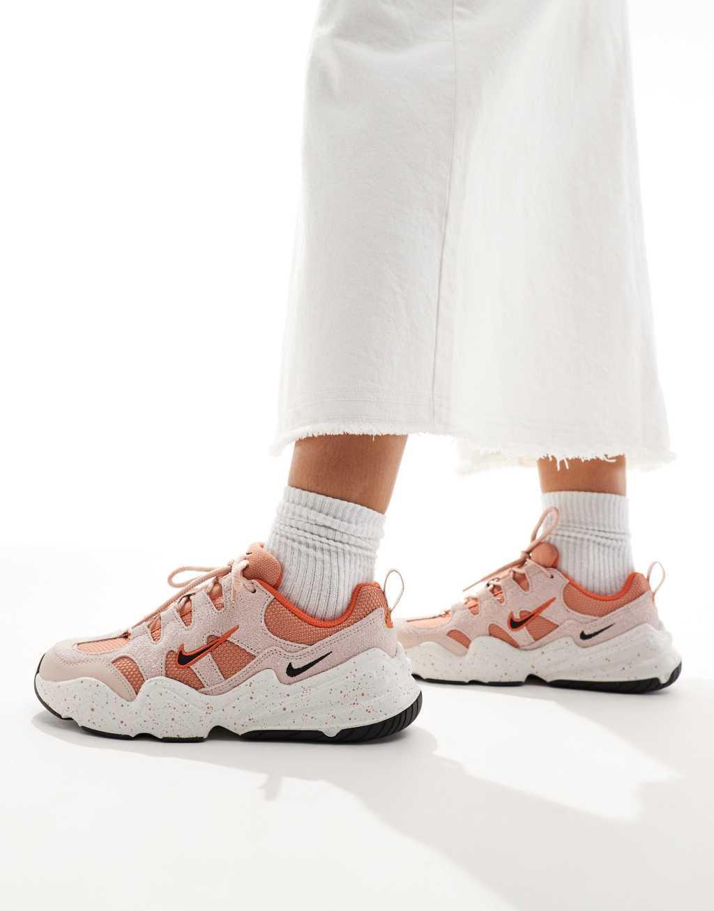 Nike Tech Hera sneakers in orange and pink Product Image