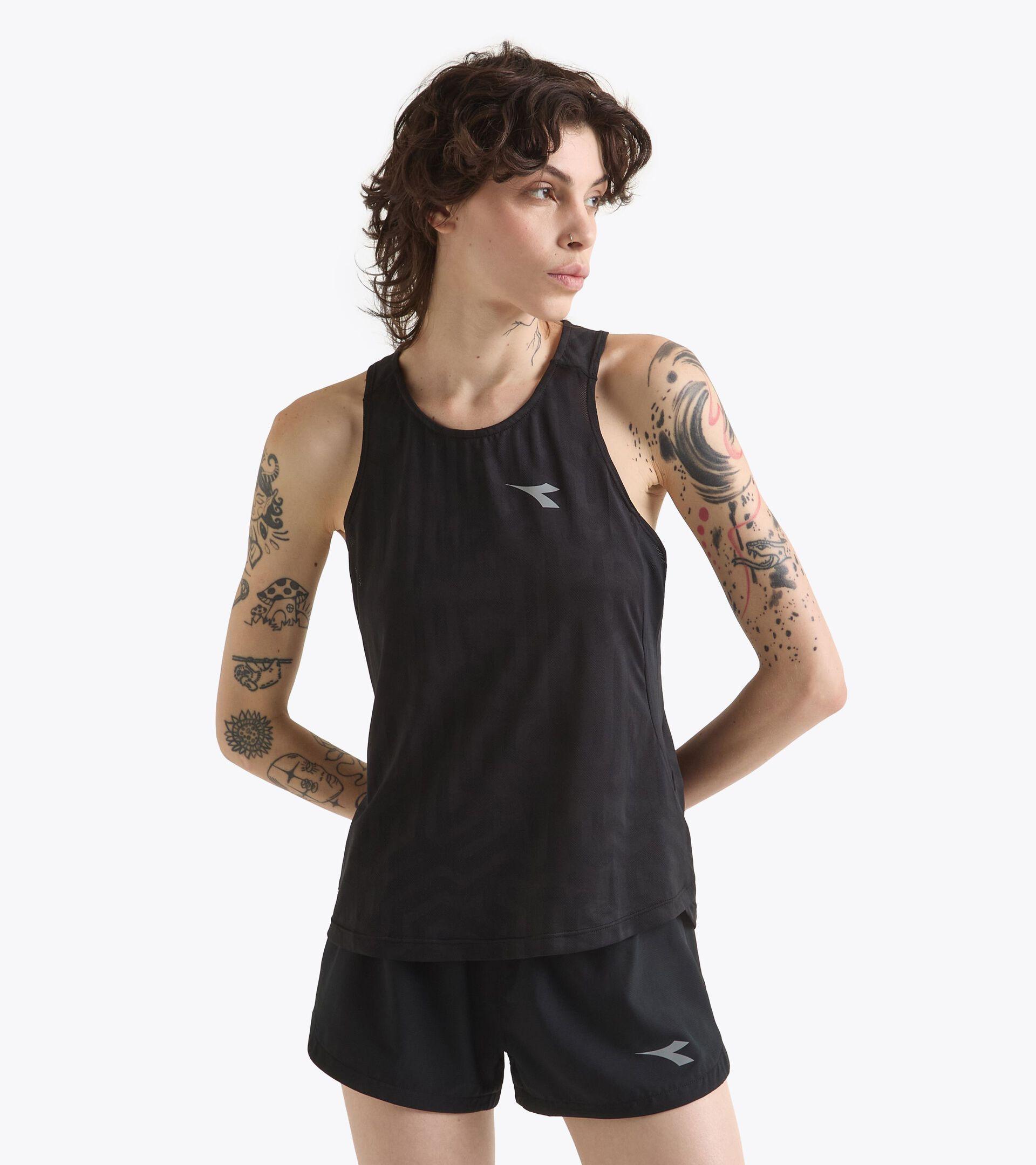 L. SUPER LIGHT SPLIT SHORTS 2.5 Product Image