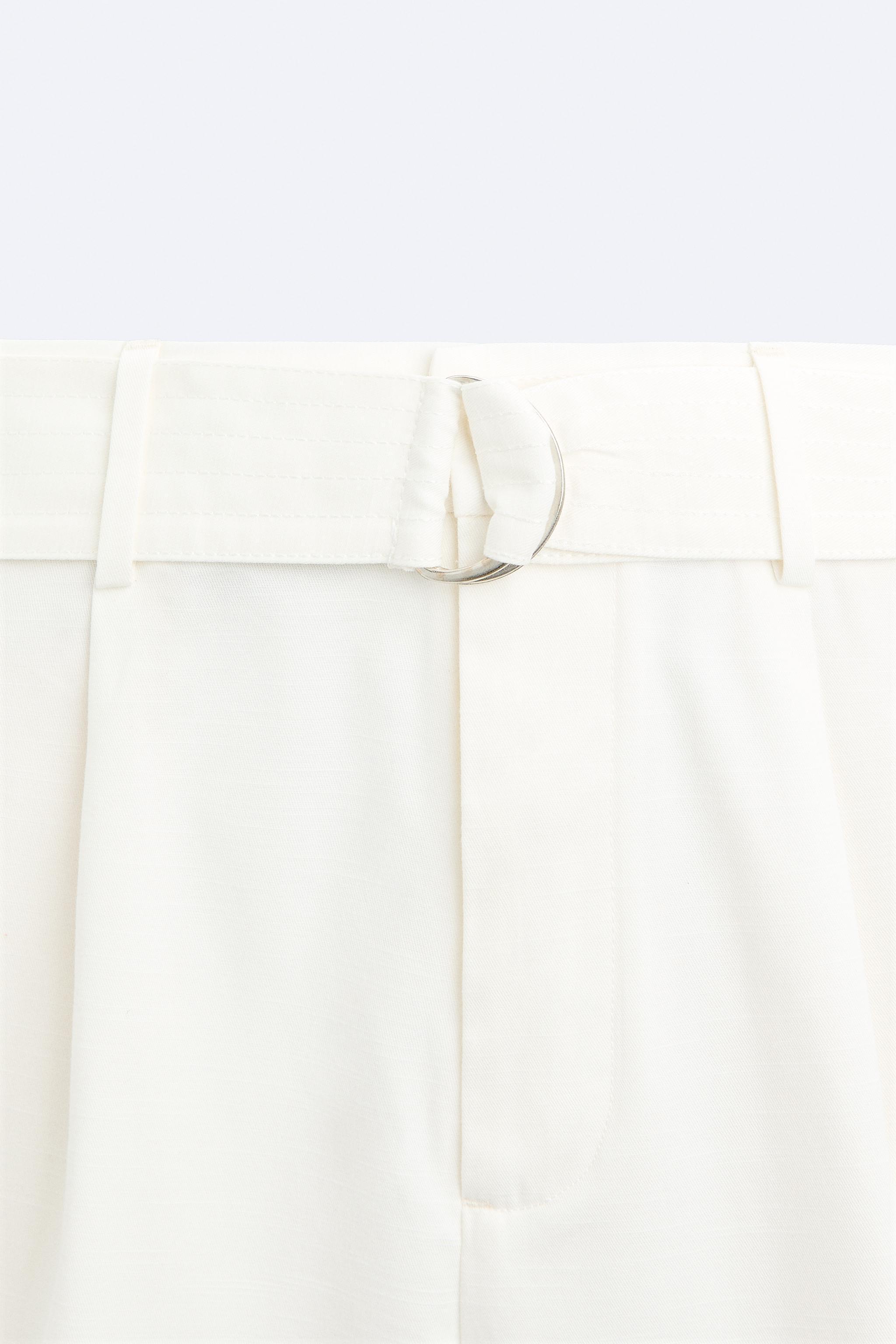 PLEATED BELTED SHORTS Product Image