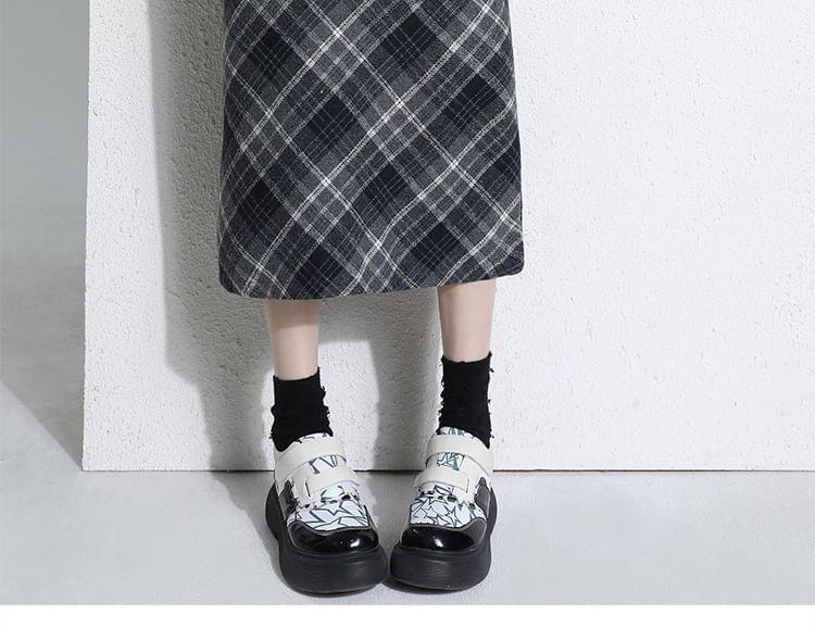 High Waist Plaid Slit Midi Straight Skirt Product Image