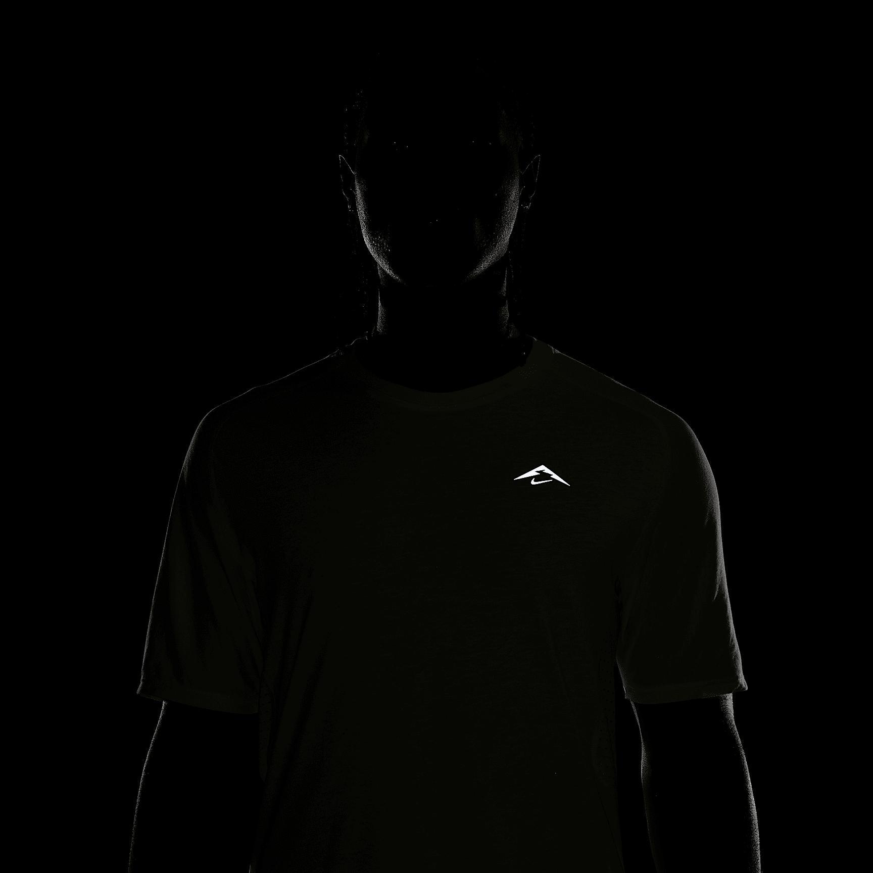 Nike Solar Chase Men's Dri-FIT ADV Short-Sleeve Running Top Product Image