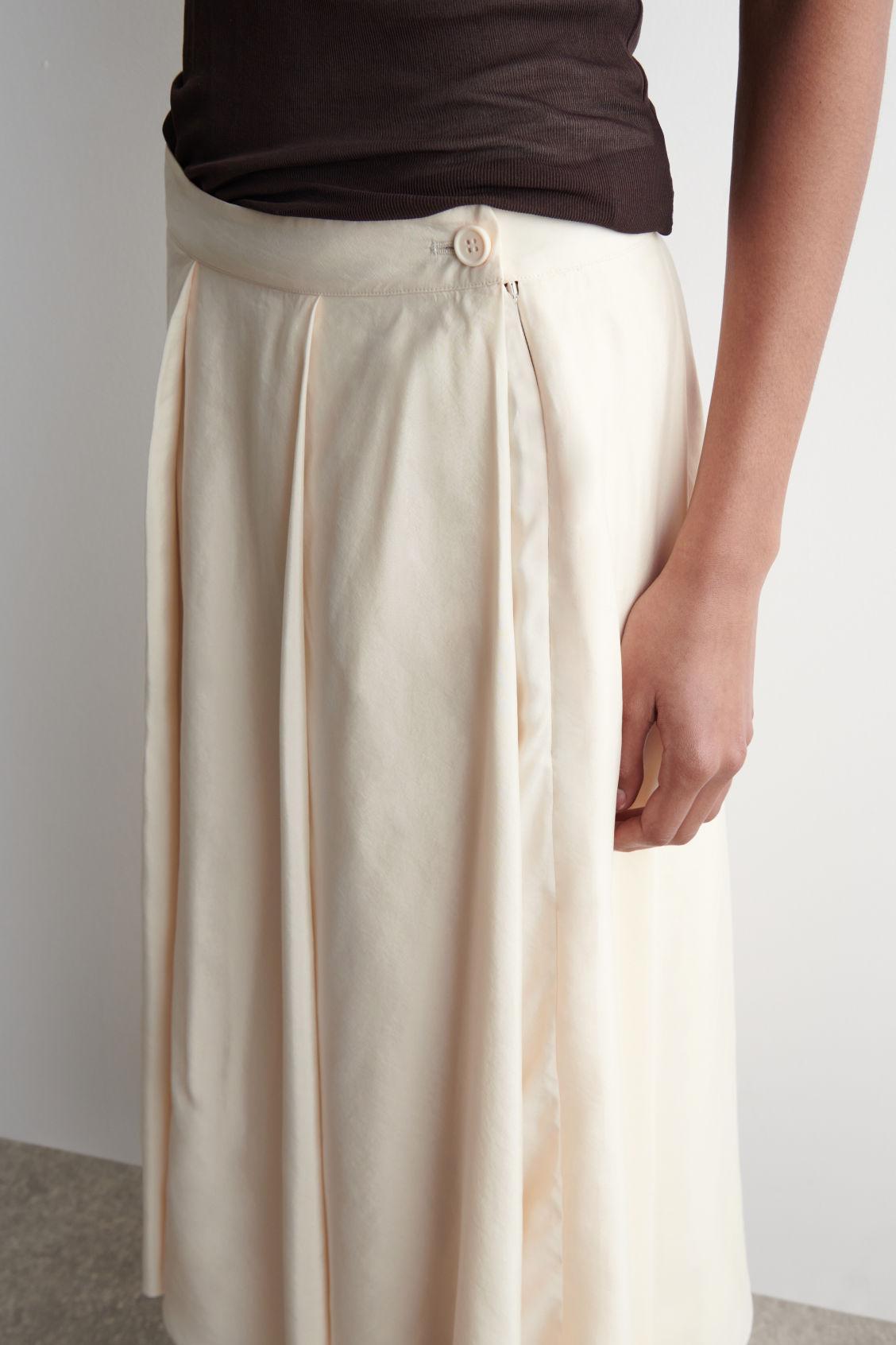PLEATED A-LINE MIDI SKIRT Product Image
