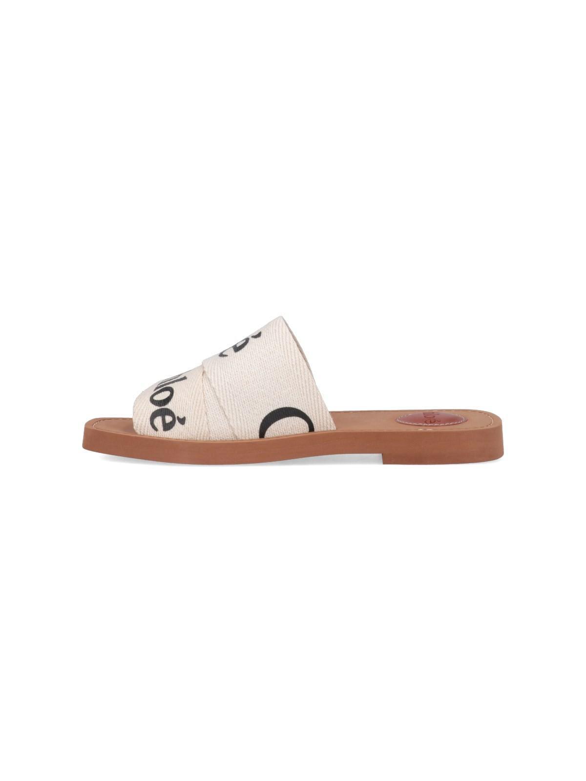 CHLOÉ Woody Linen Flat Sandals In White Product Image