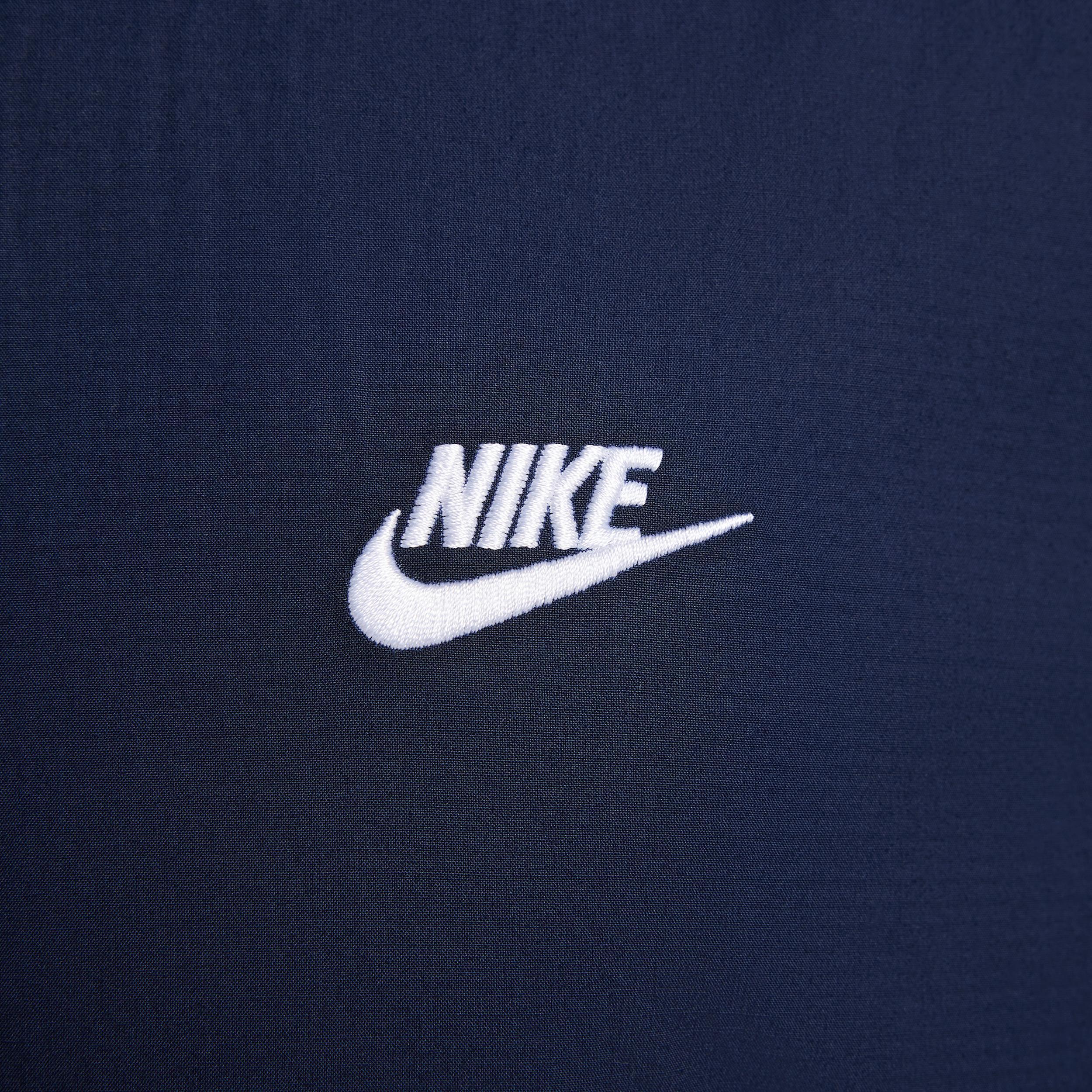 Nike Club Men's Short-Sleeve Button-Down Shirt Product Image