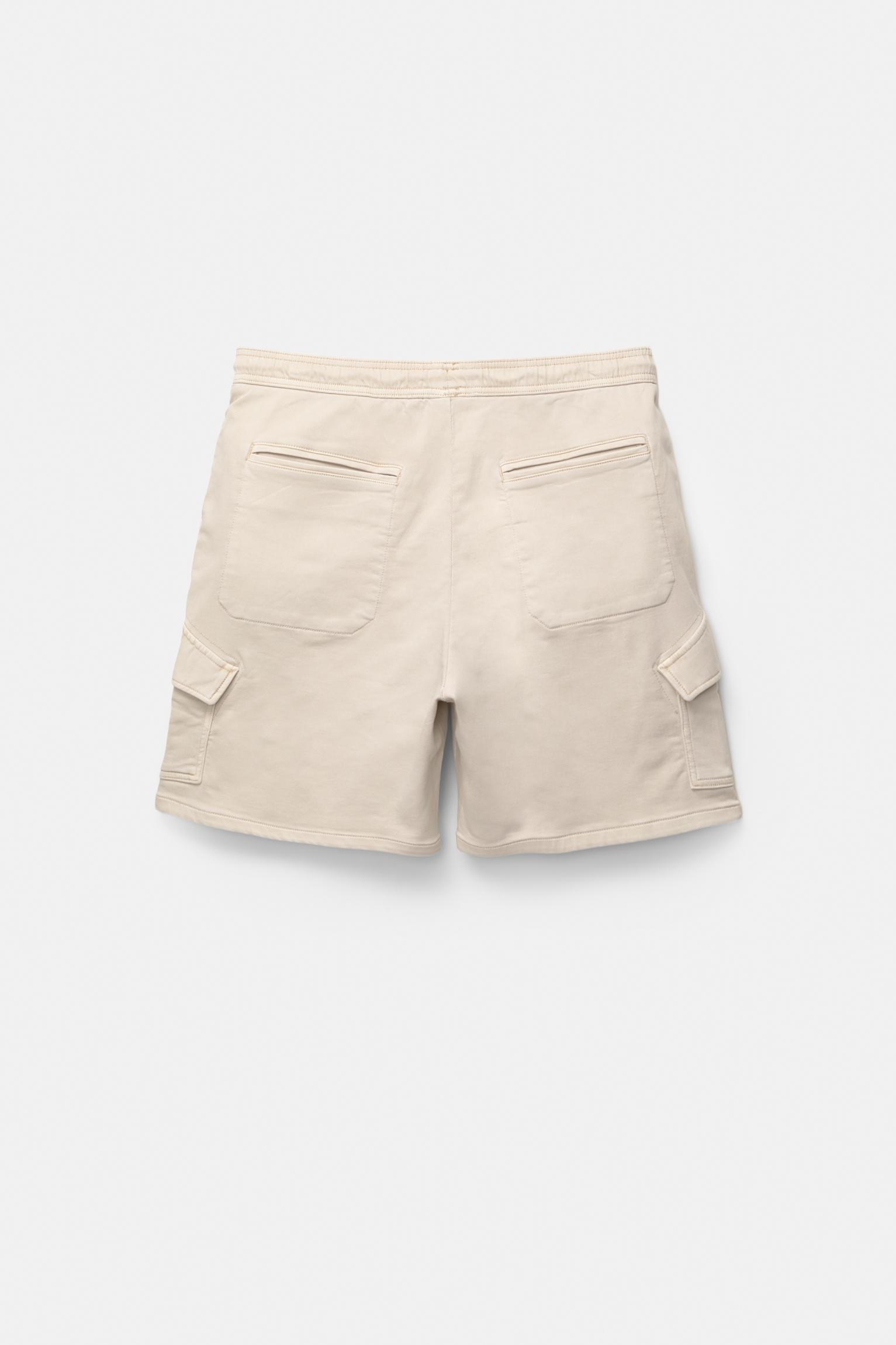Comfort cargo Bermuda shorts Product Image