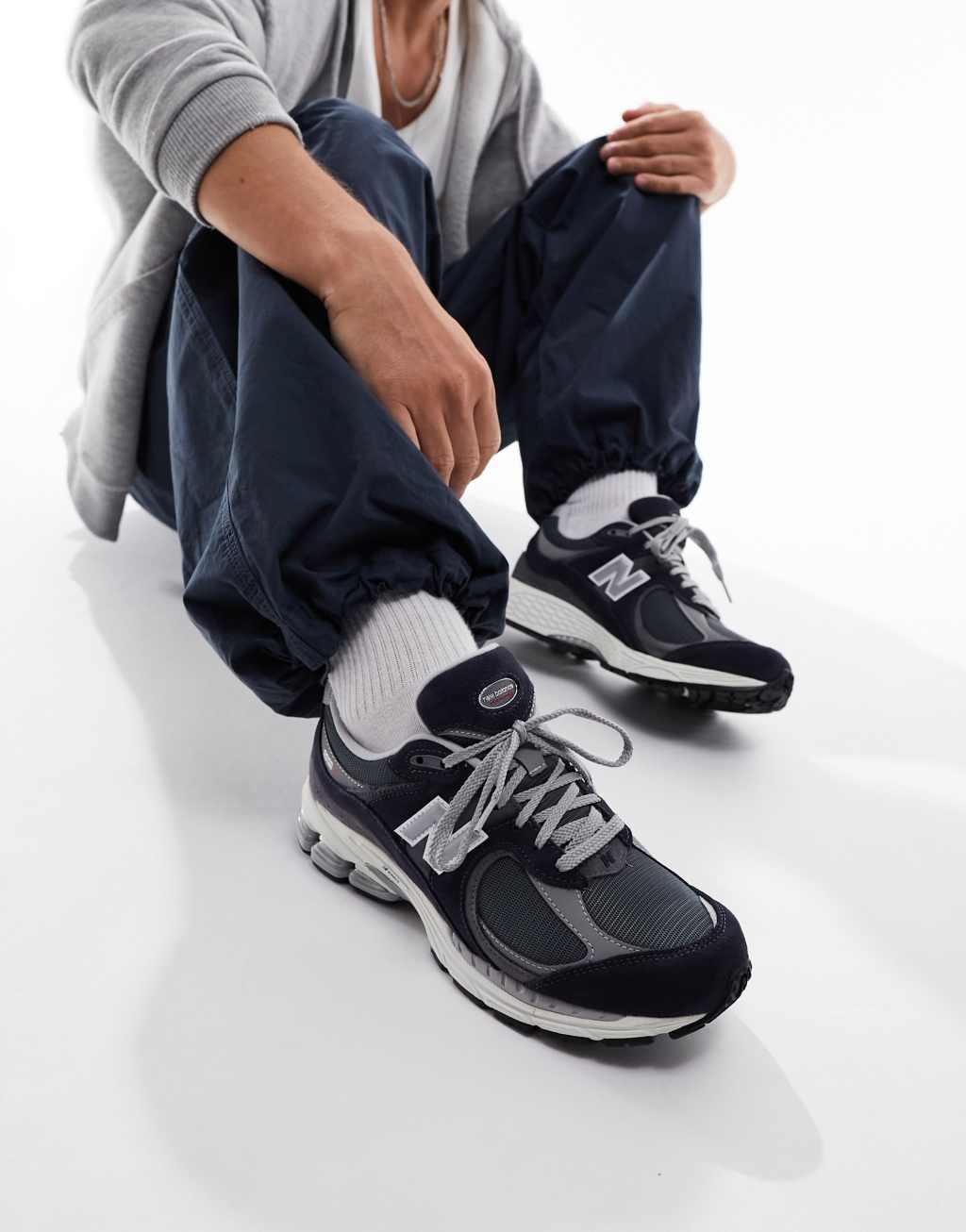 New Balance 2002R sneakers in navy with white detail Product Image