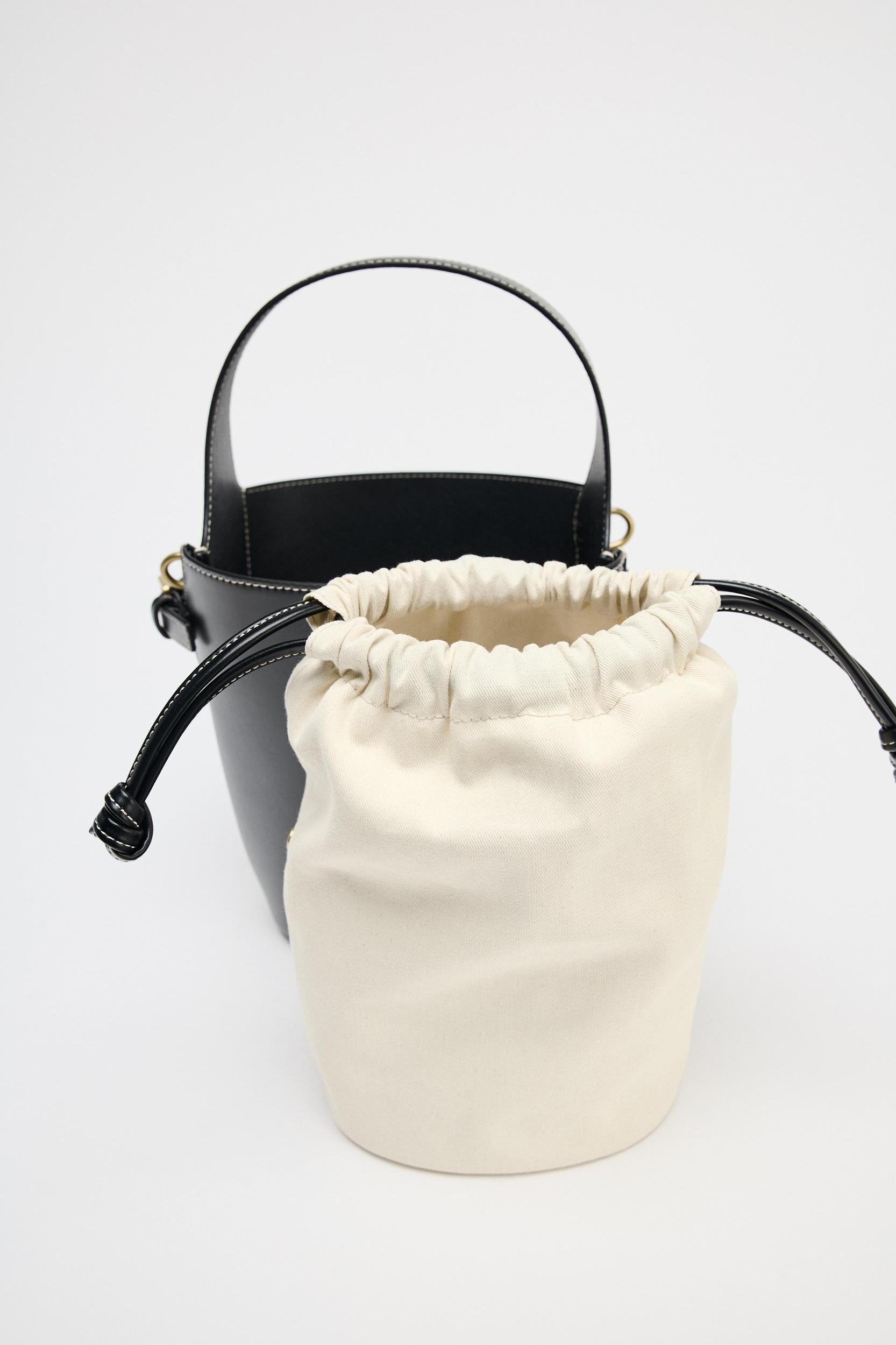 DRAWSTRING BUCKET BAG Product Image