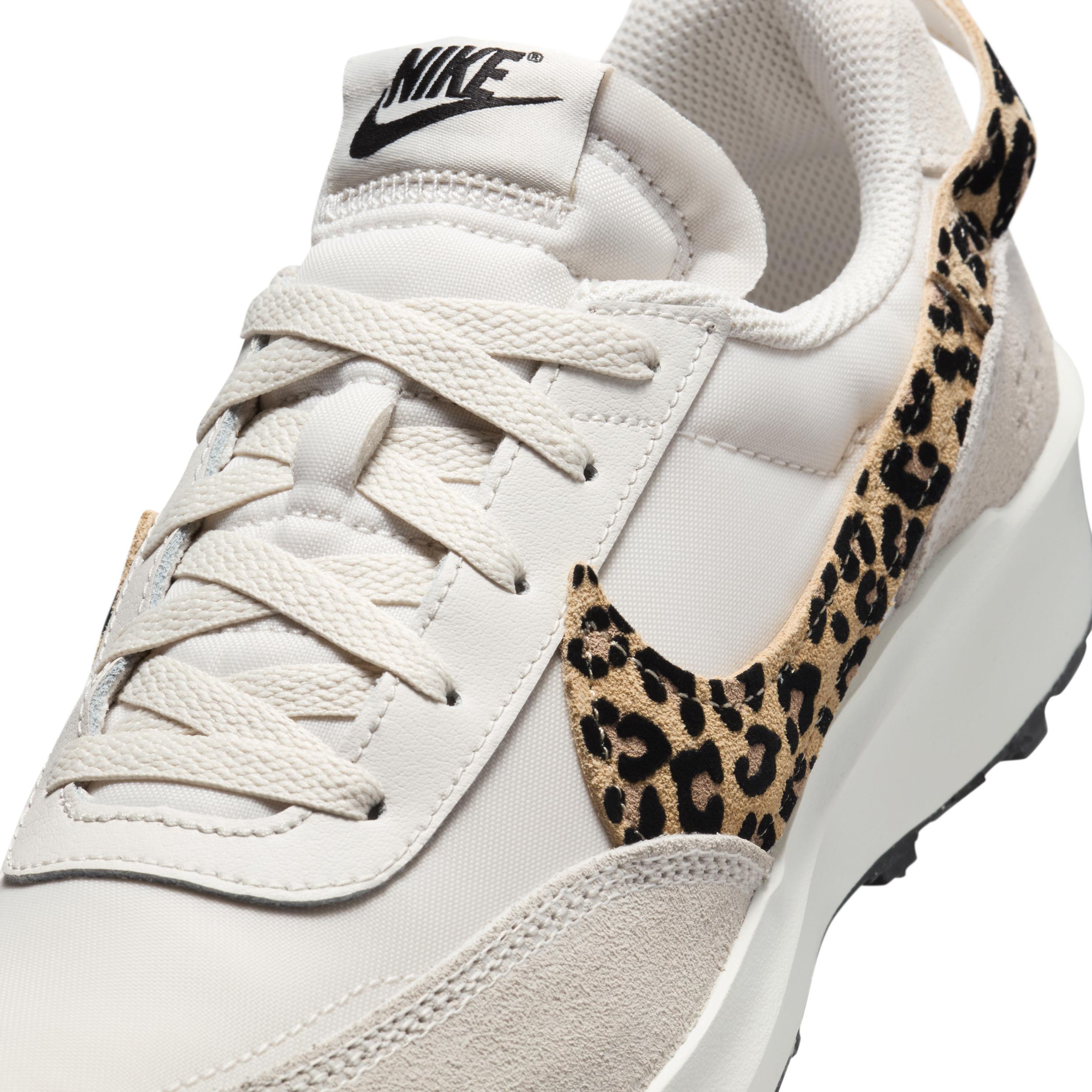 Nike Women's Waffle Debut Shoes Product Image