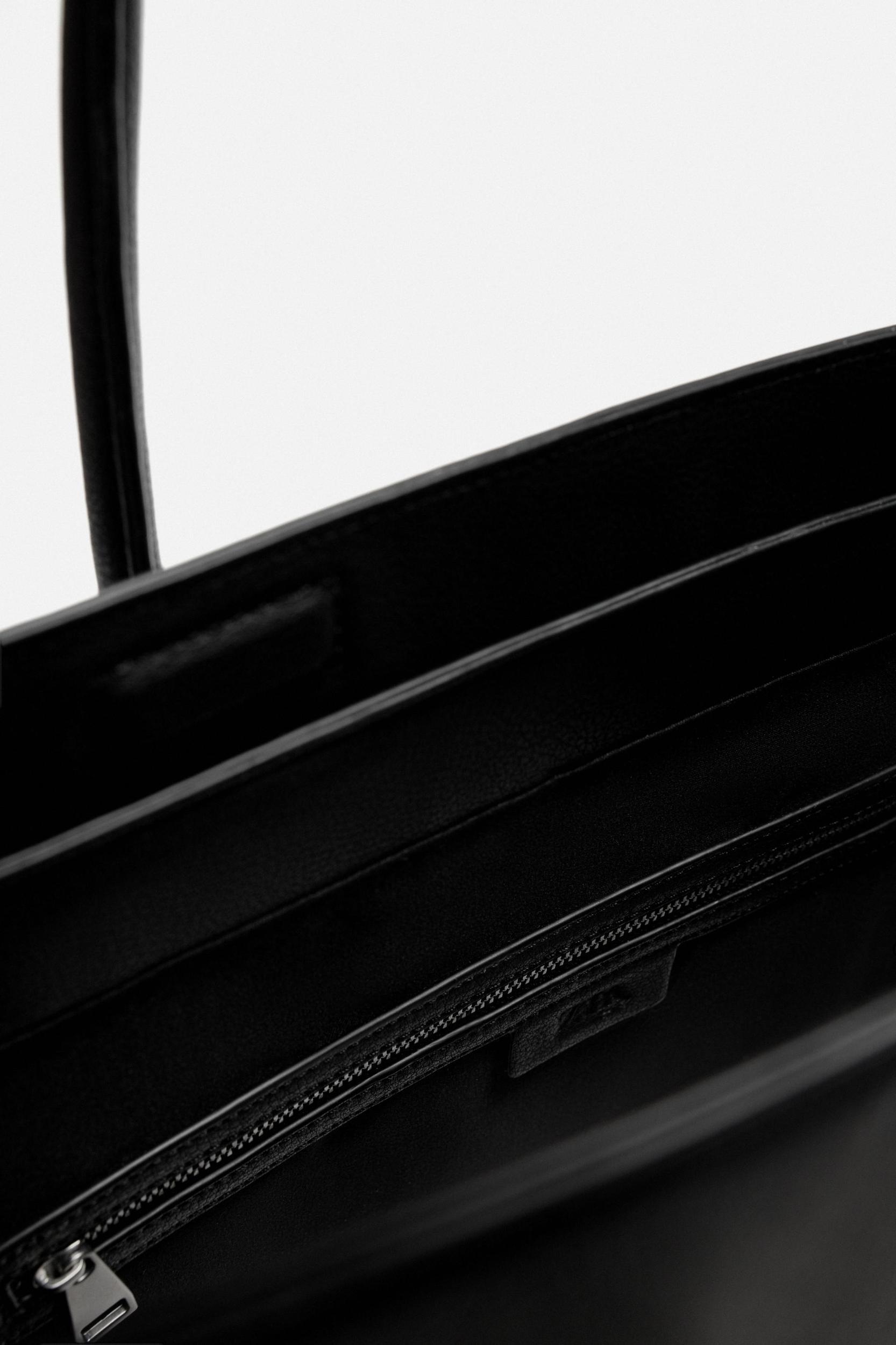 BELTED HANDBAG Product Image