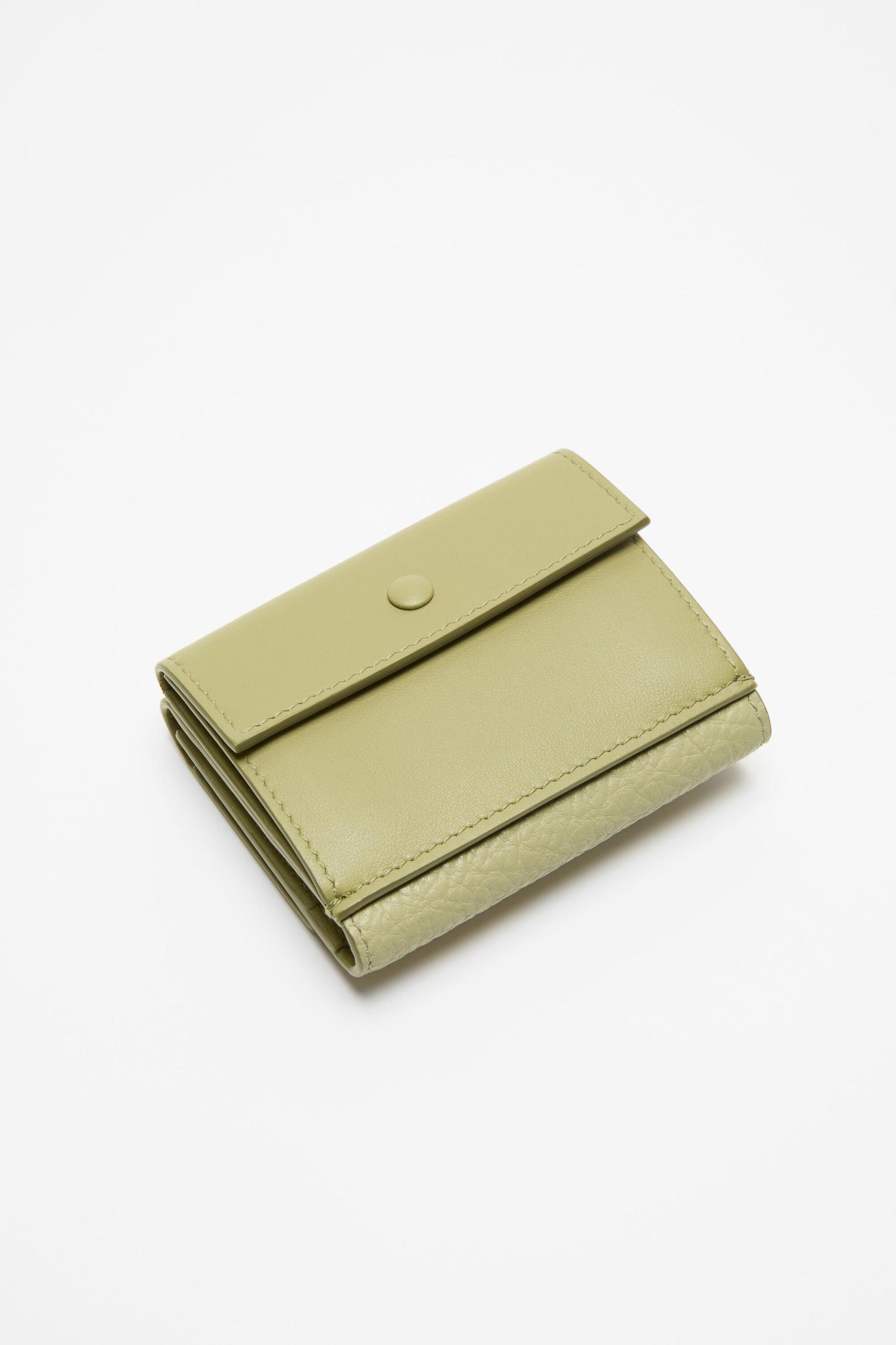 Trifold leather wallet Product Image