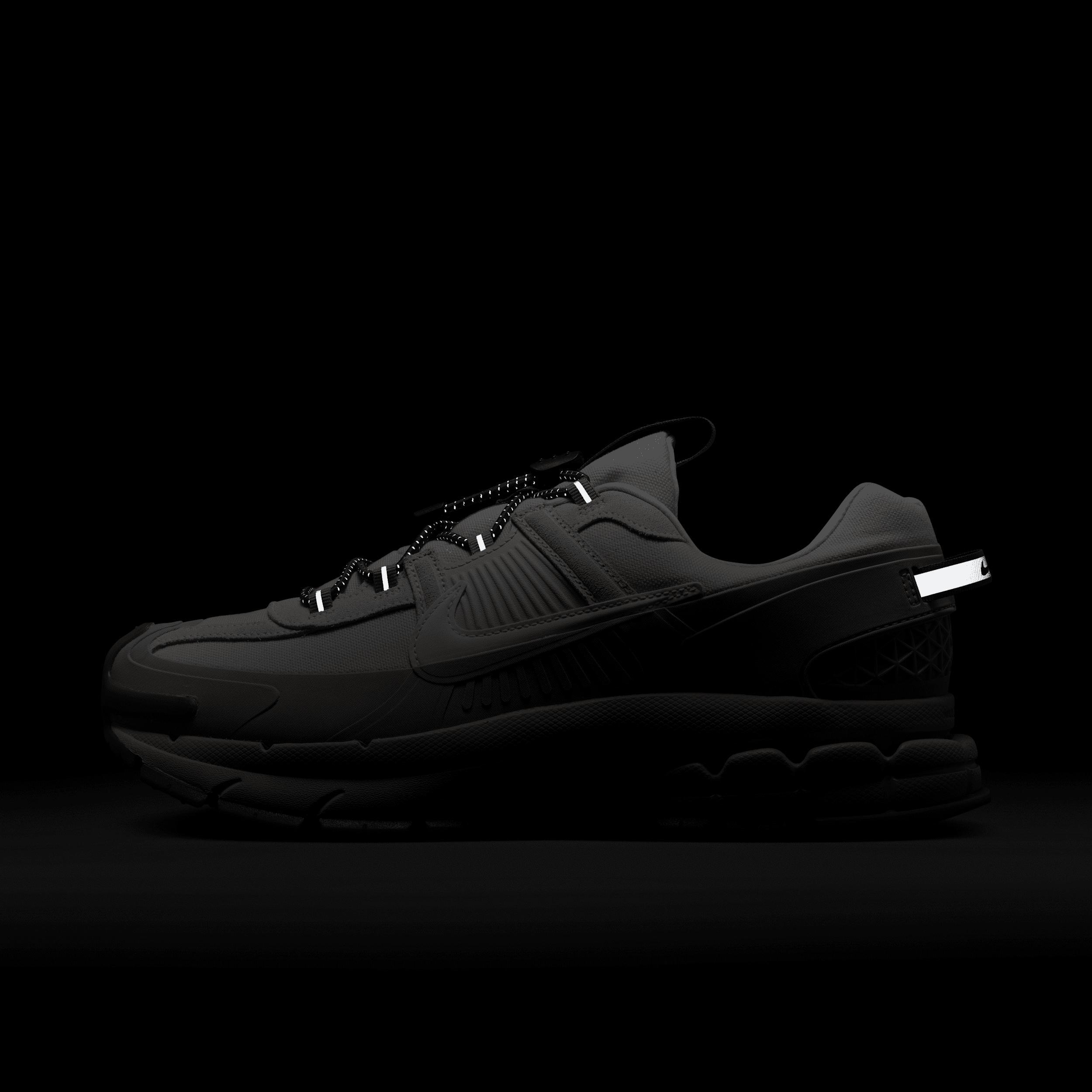 Nike Men's Zoom Vomero Roam Winterized Shoes Product Image