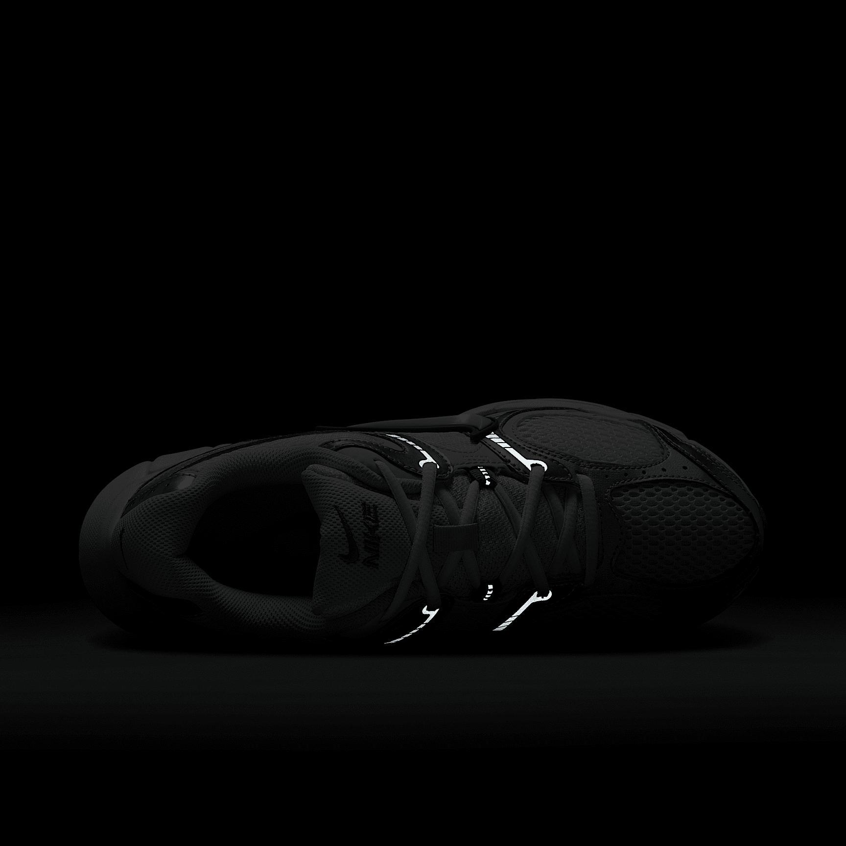 Womens Nike V5 RNR Casual Shoes Product Image