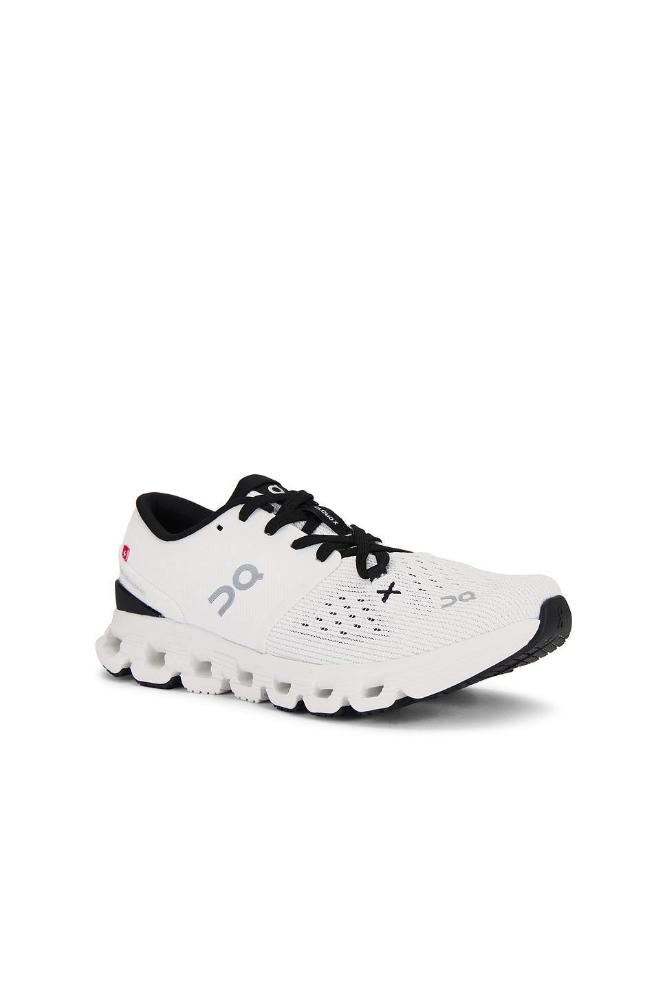 Cloud X 4 Sneaker On Product Image