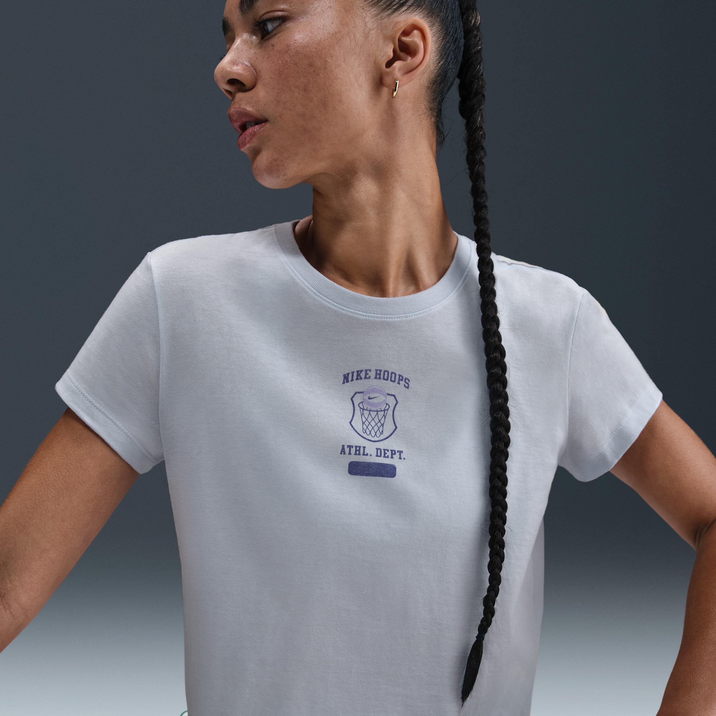 Nike Club Women's Cropped T-Shirt Product Image